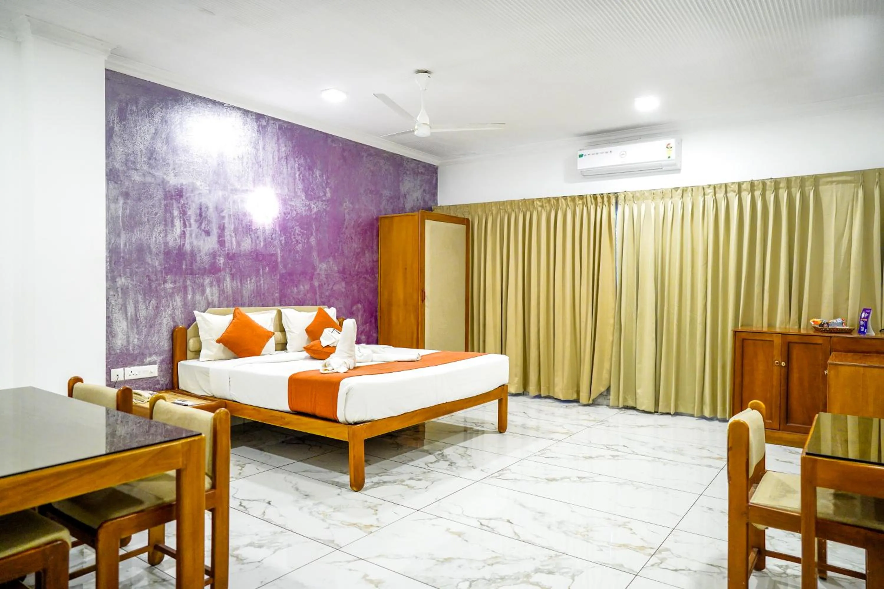 Bedroom, Bed in Casino Hotels Ltd