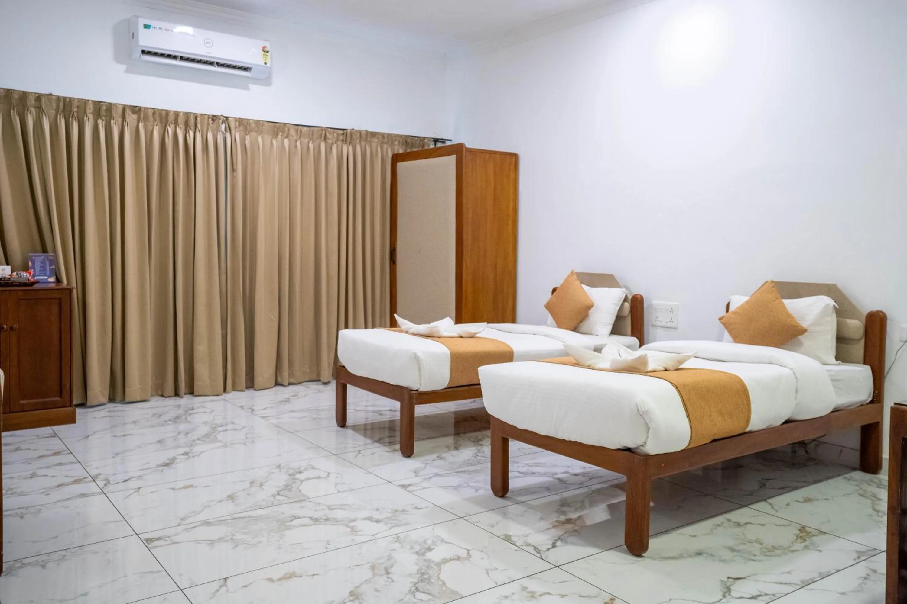 Bedroom, Bed in Casino Hotels Ltd