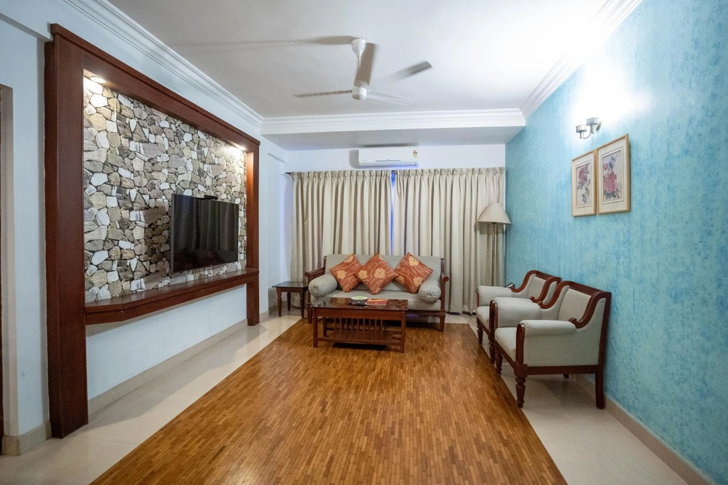 Living room in Casino Hotels Ltd