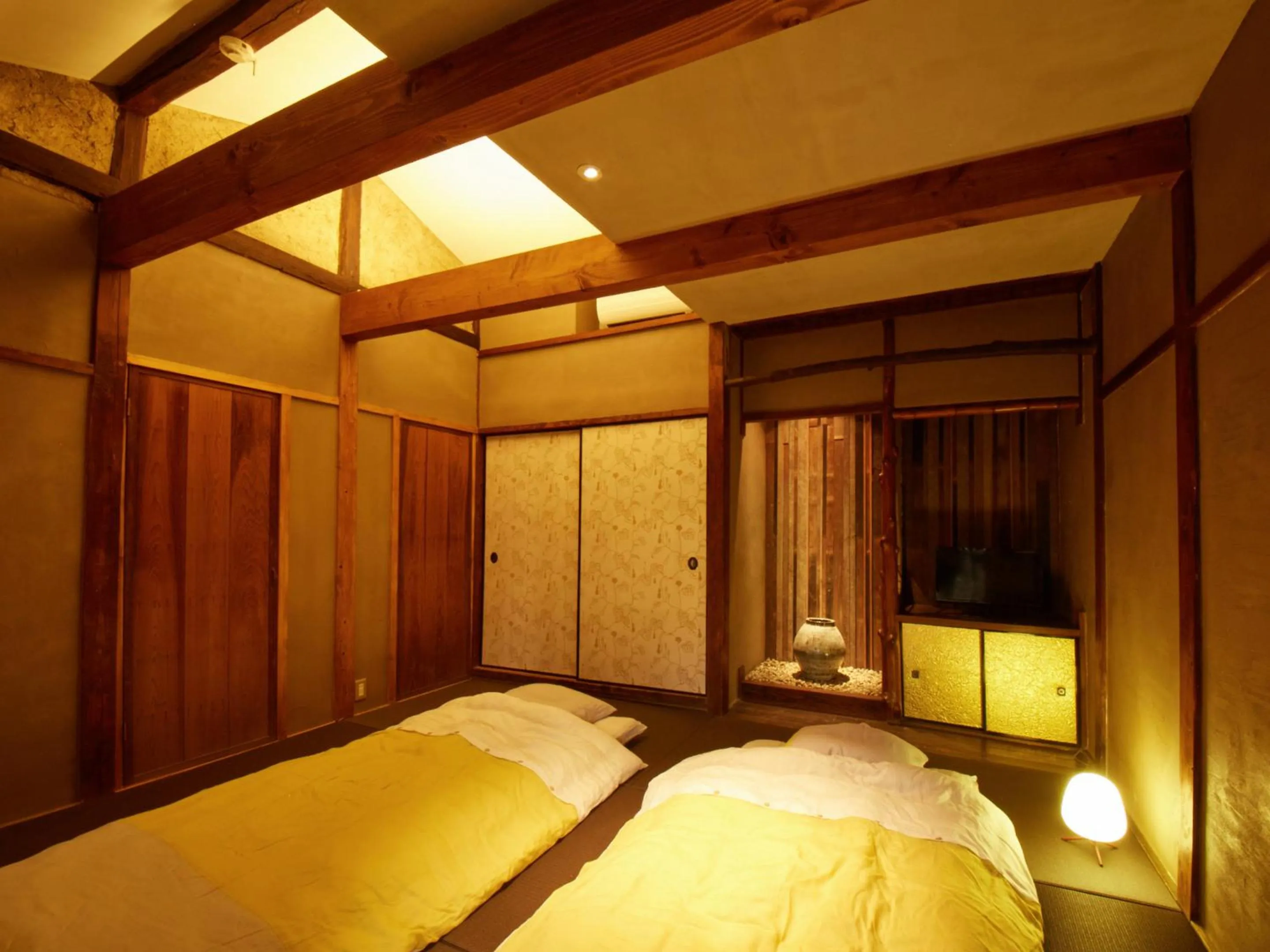 Photo of the whole room, Bed in sakainoma hotel 熊