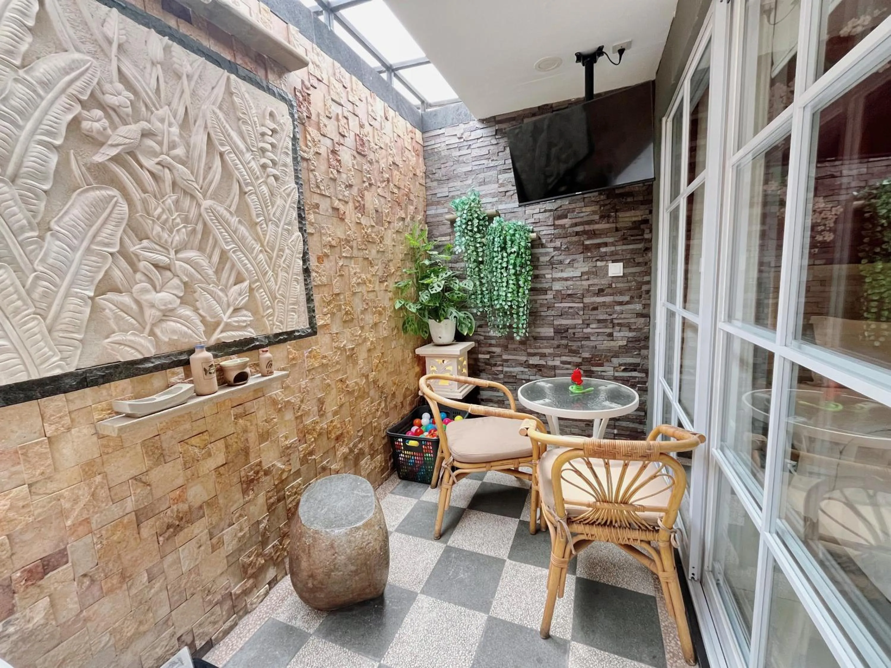 Area and facilities in Verse Lite Hotel Gajah Mada