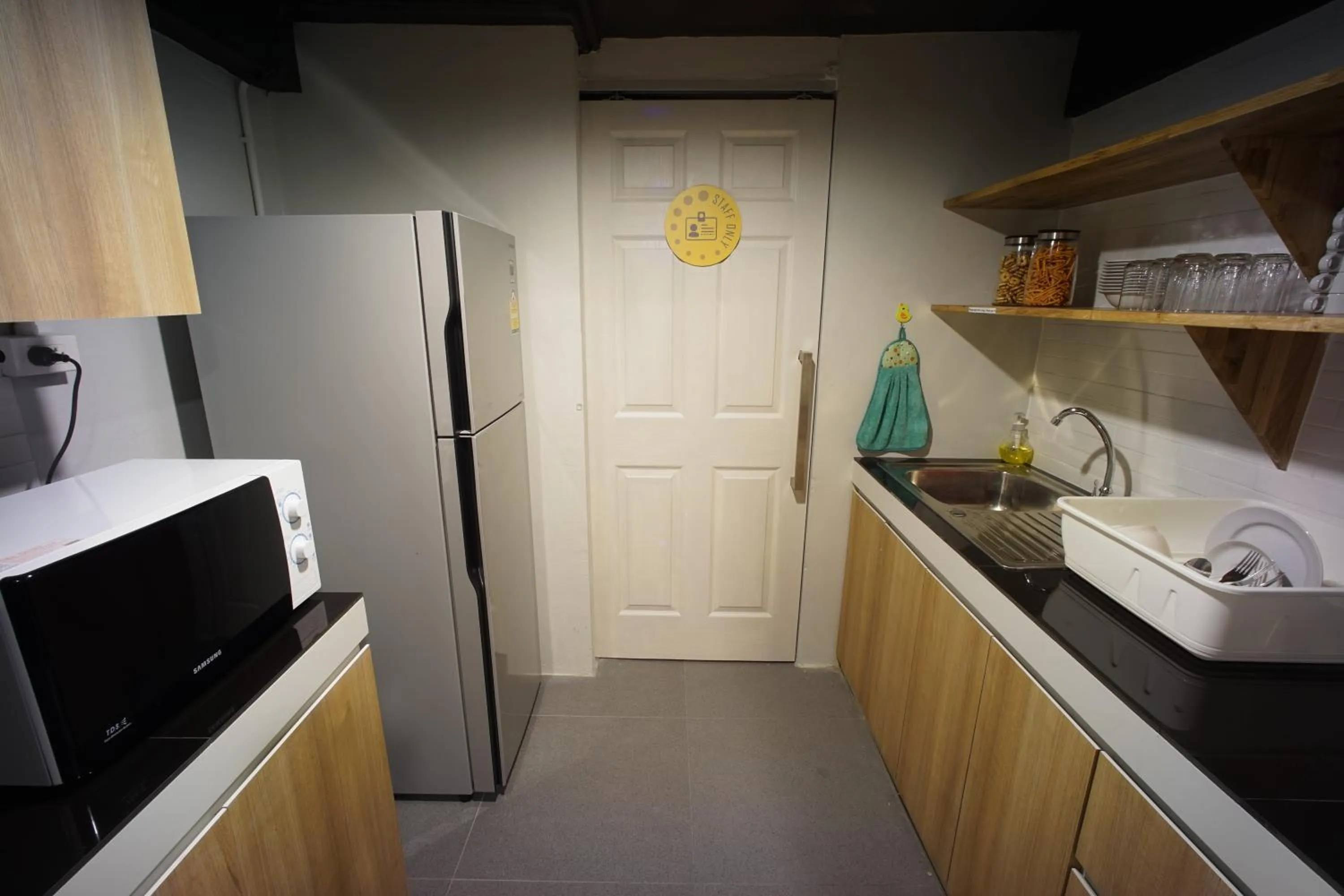 Communal kitchen in BRB Hostel Bangkok Silom