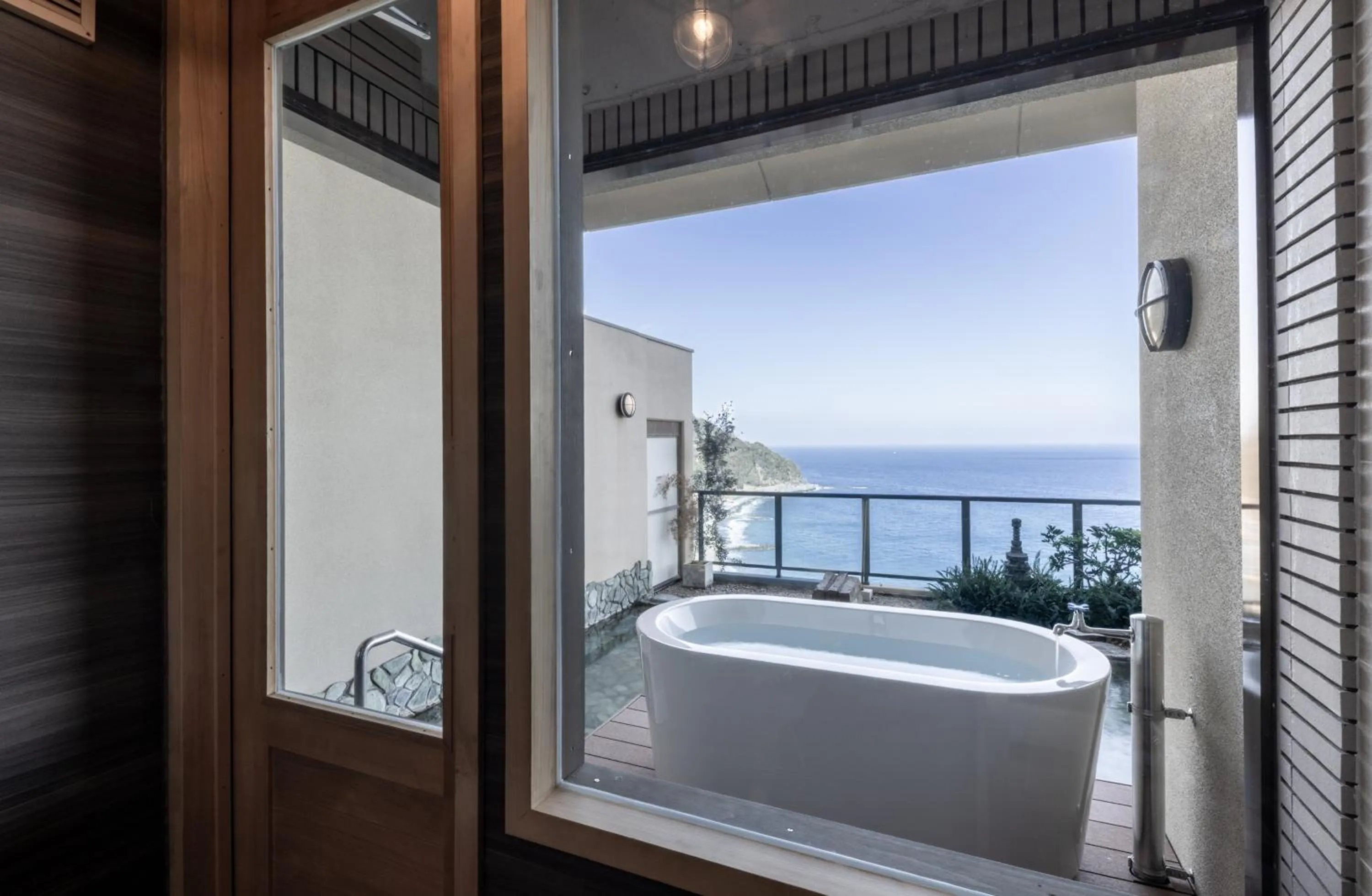 Sauna in IZU RETREAT by Onko Chishin