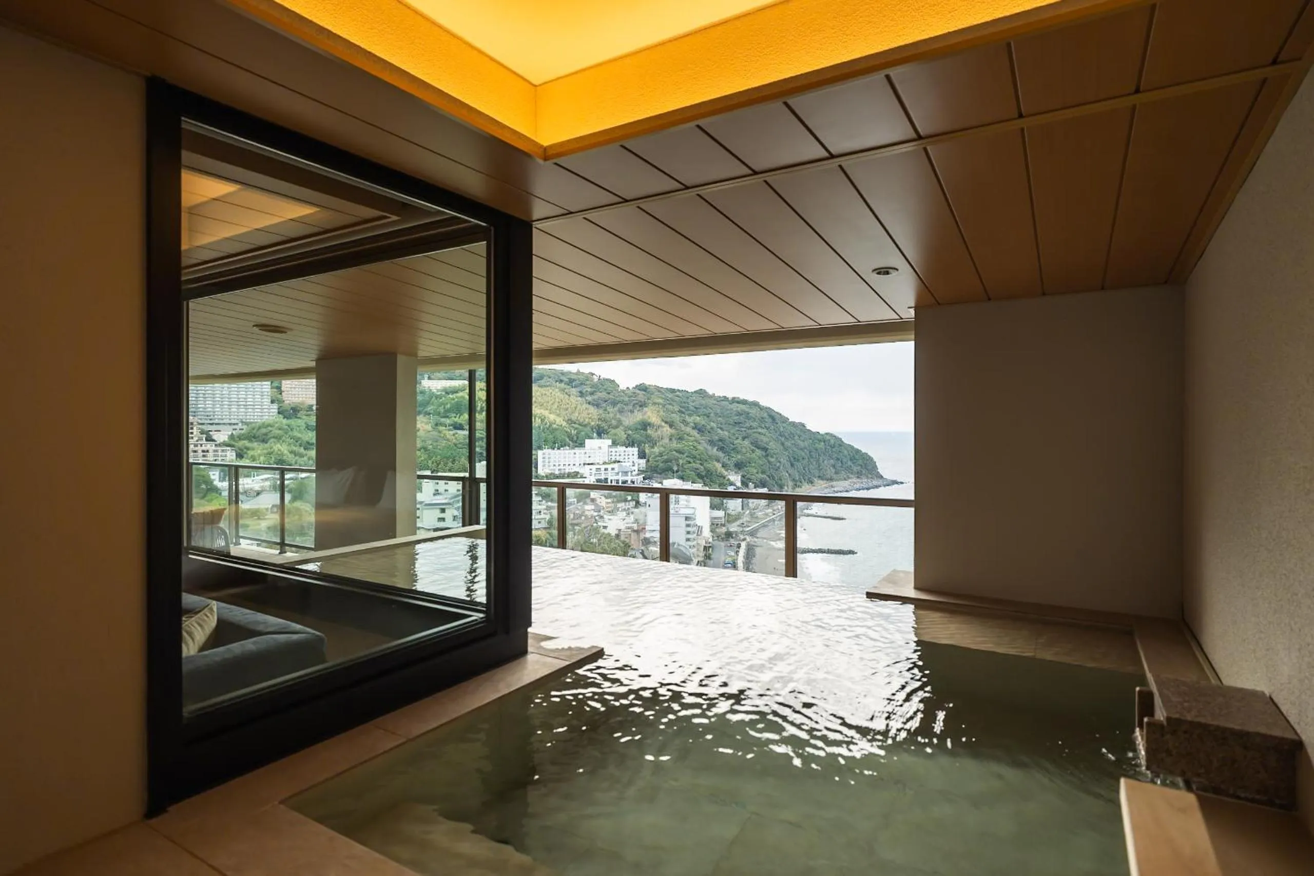 Hot Spring Bath in IZU RETREAT by Onko Chishin
