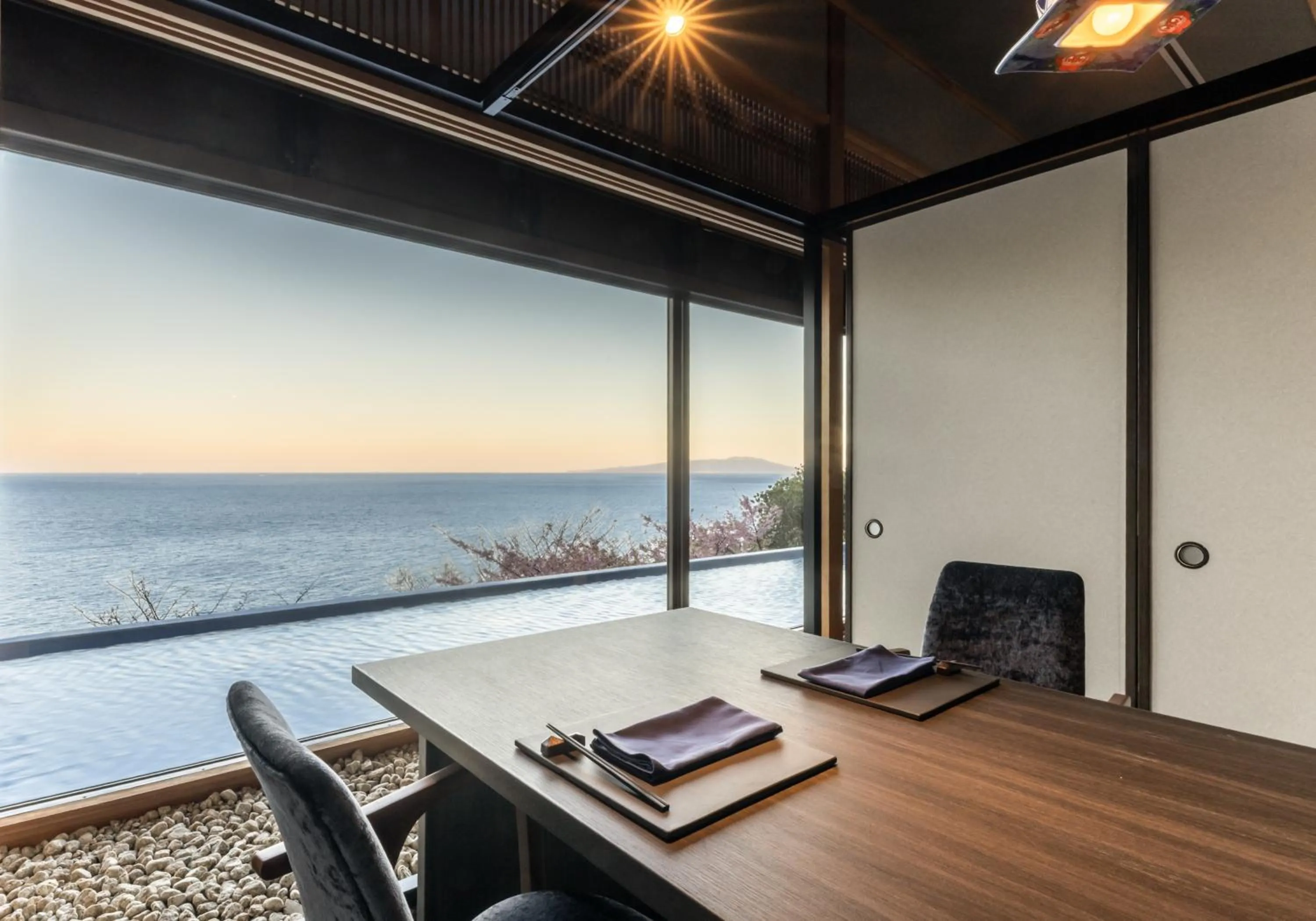 Restaurant/places to eat in IZU RETREAT by Onko Chishin