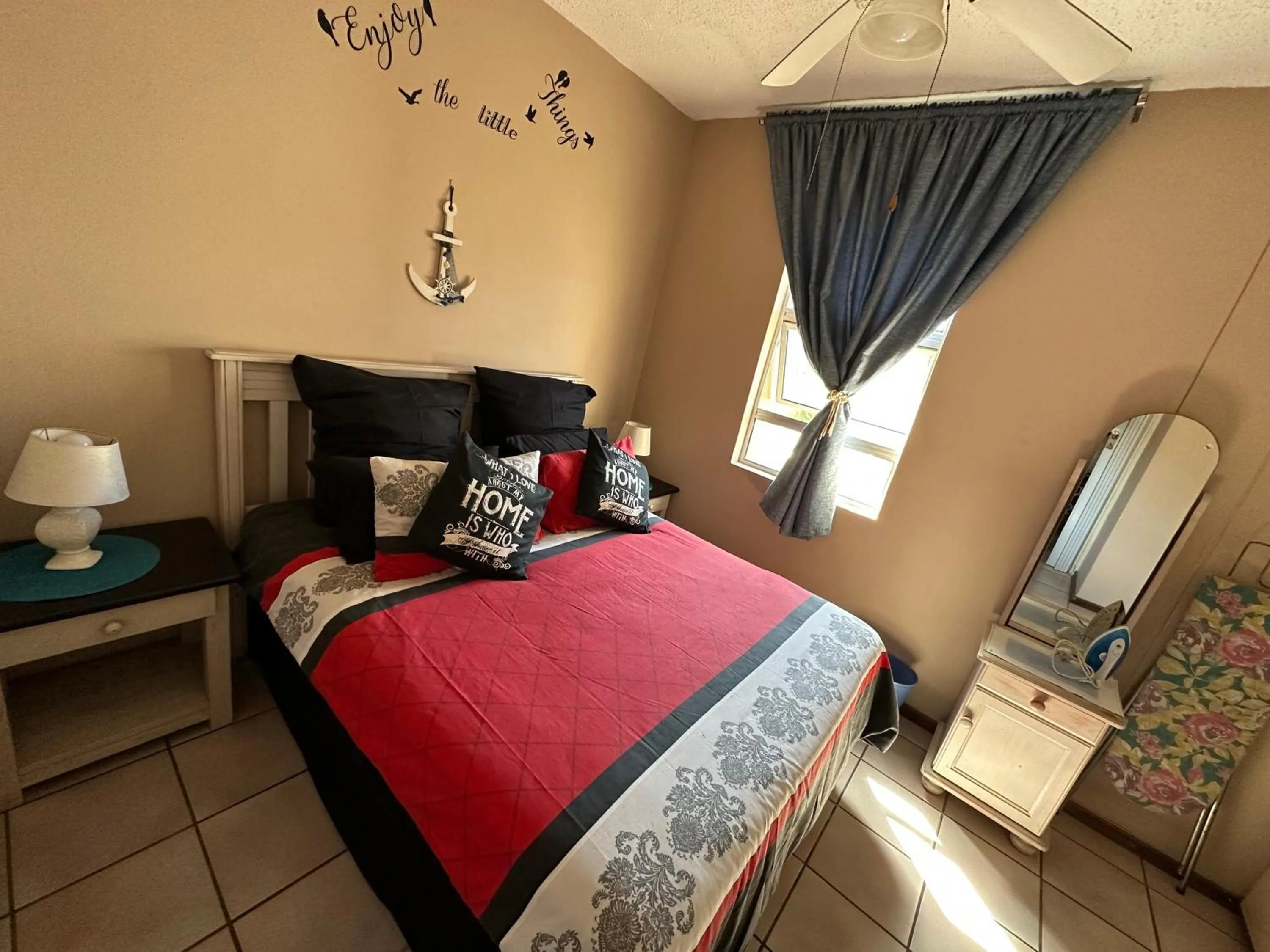 Bed in Playa Del Mar 12