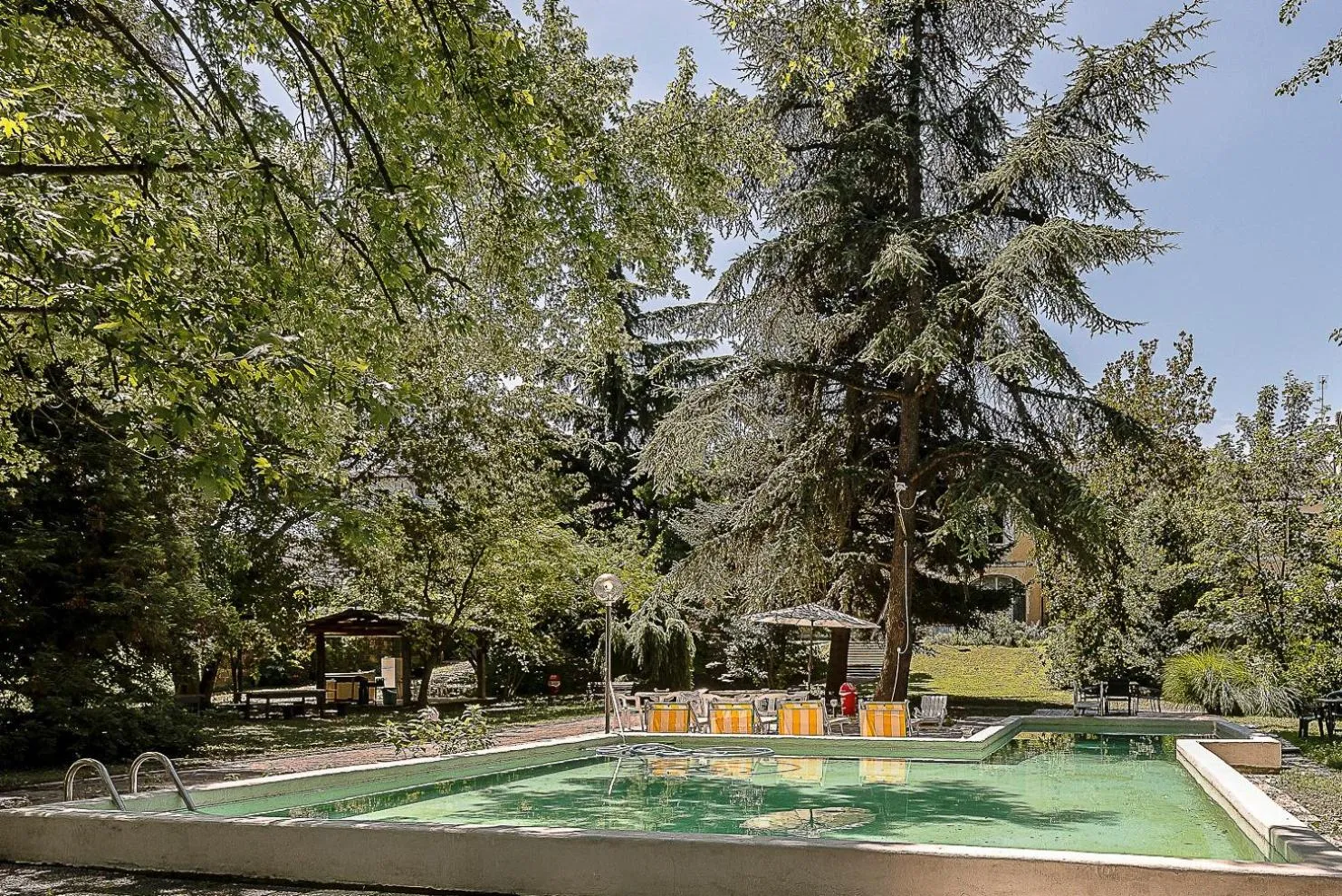 Garden in Bresbot B&B