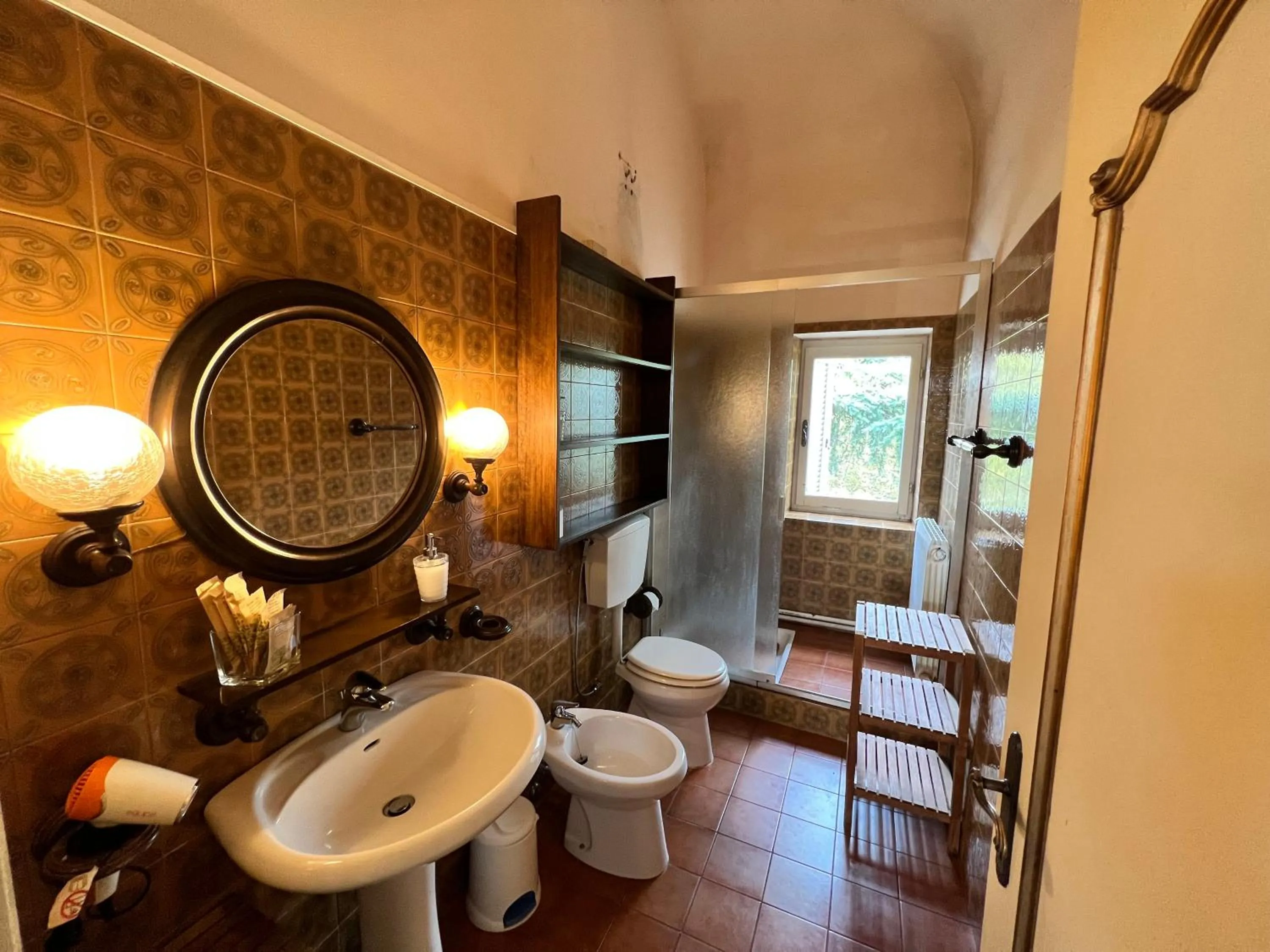 Shower in Bresbot B&B