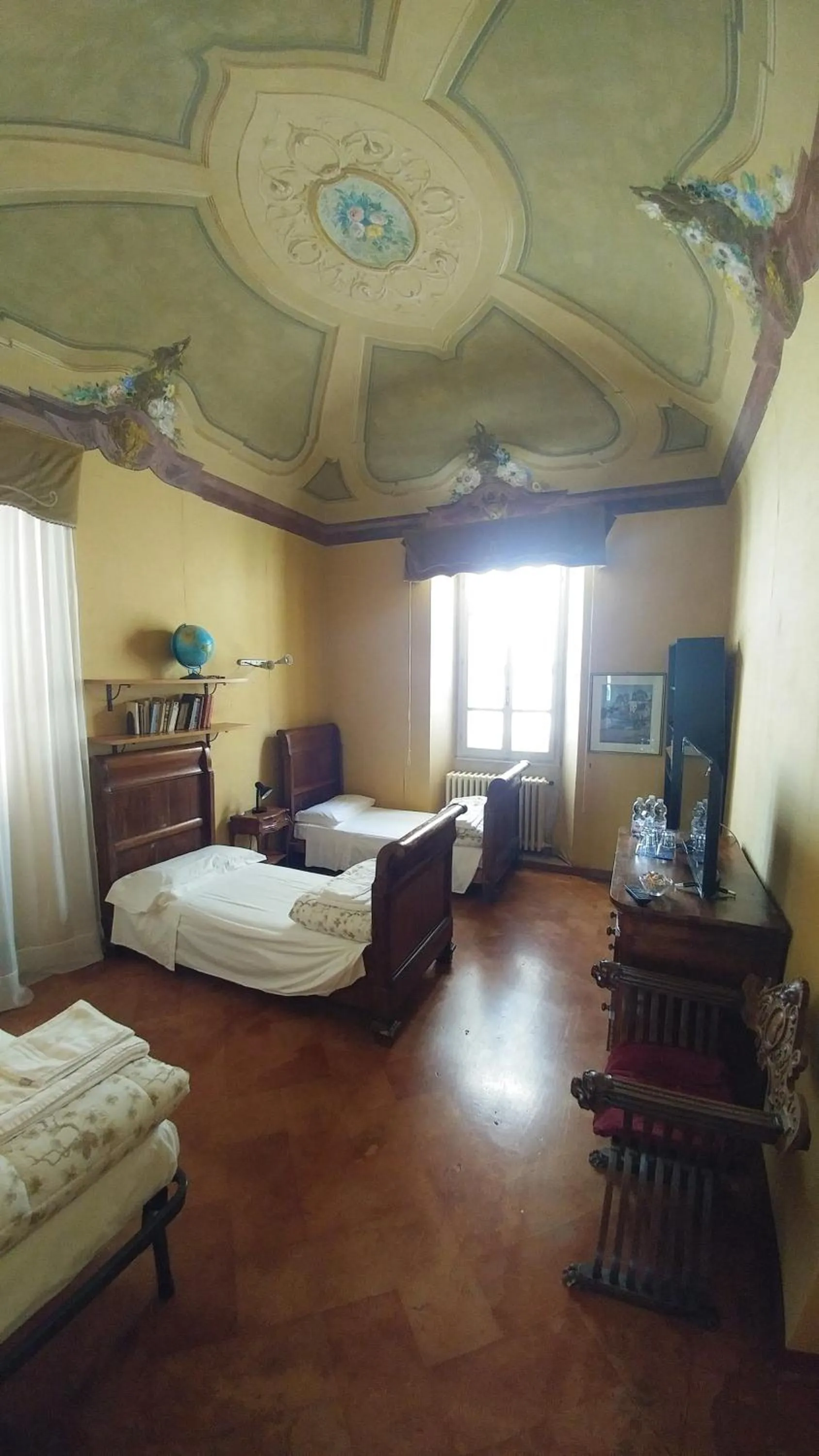 Garden, Bed in Bresbot B&B