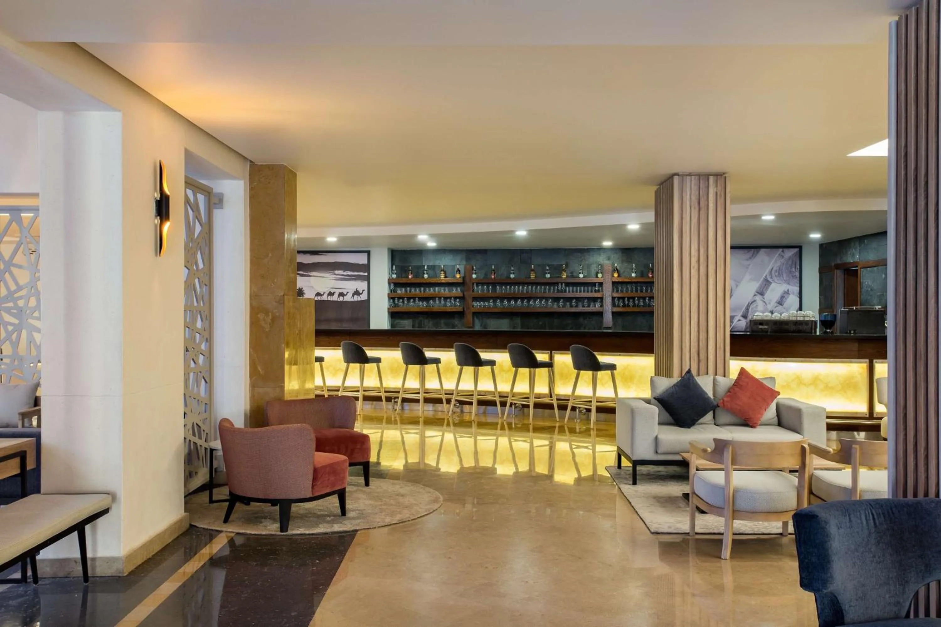 Lounge or bar in Marina Resort Port Ghalib, a member of Radisson Individuals