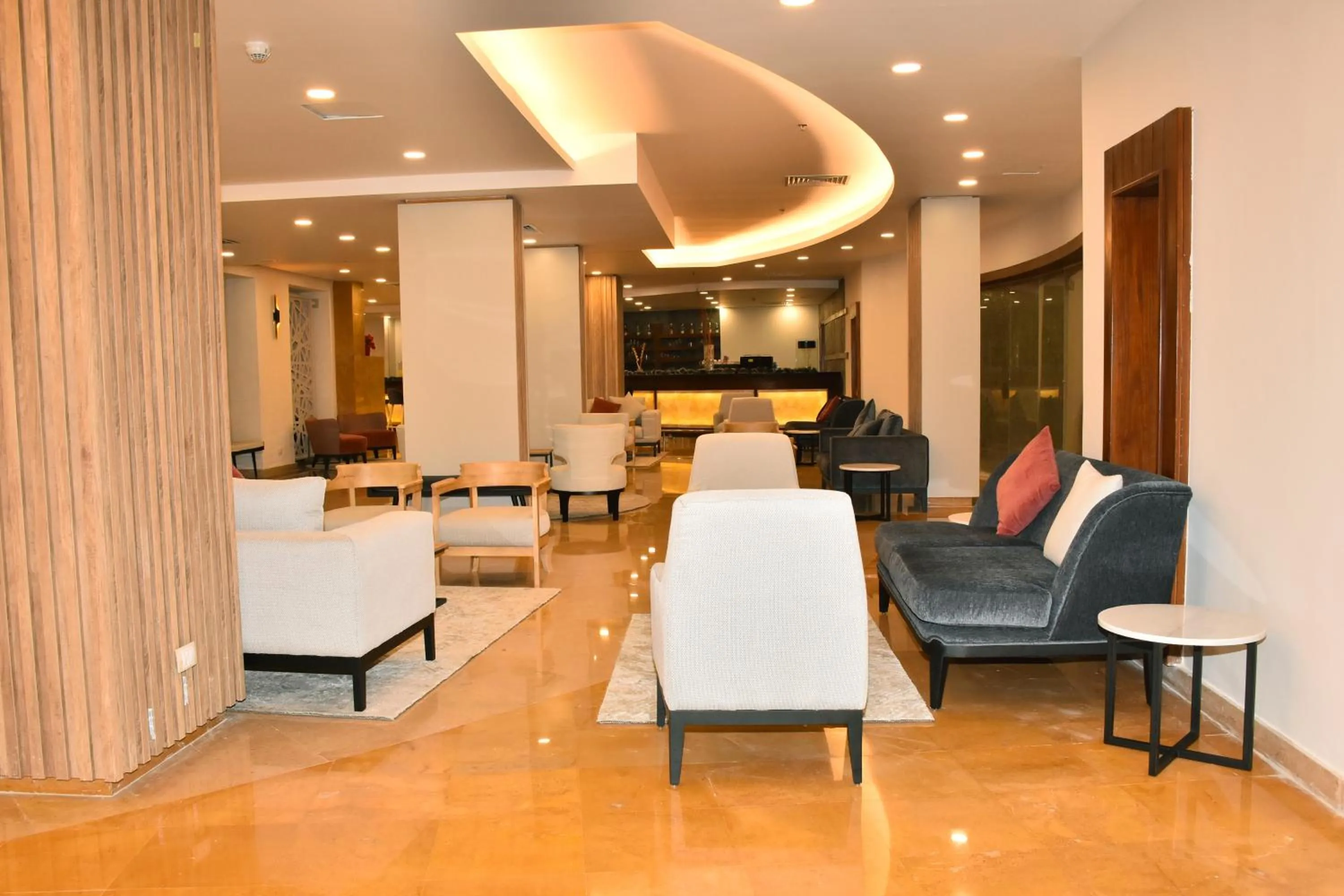 Lounge or bar in Marina Resort Port Ghalib, a member of Radisson Individuals
