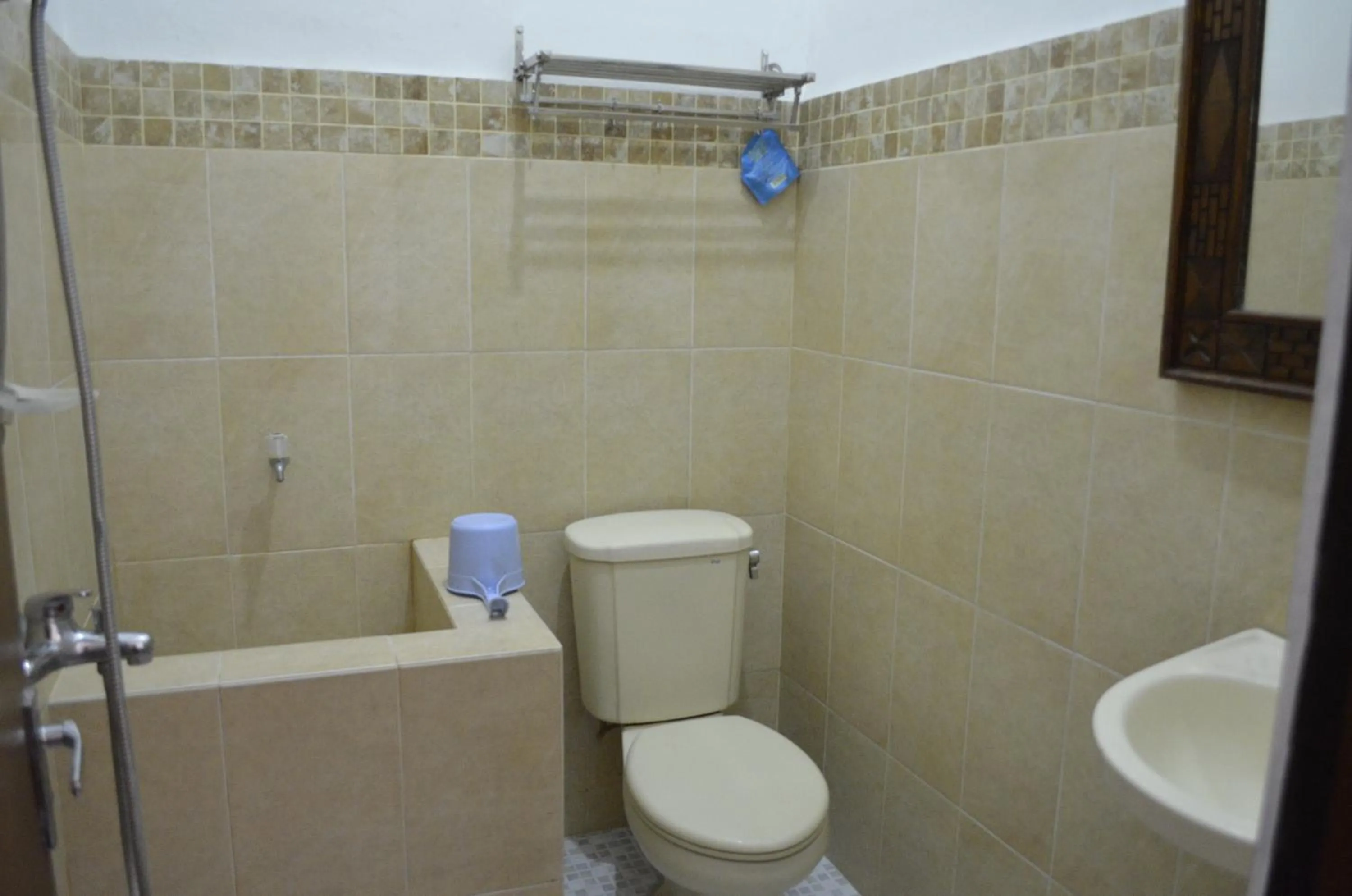 Bathroom in Sartika Family Prawirotaman