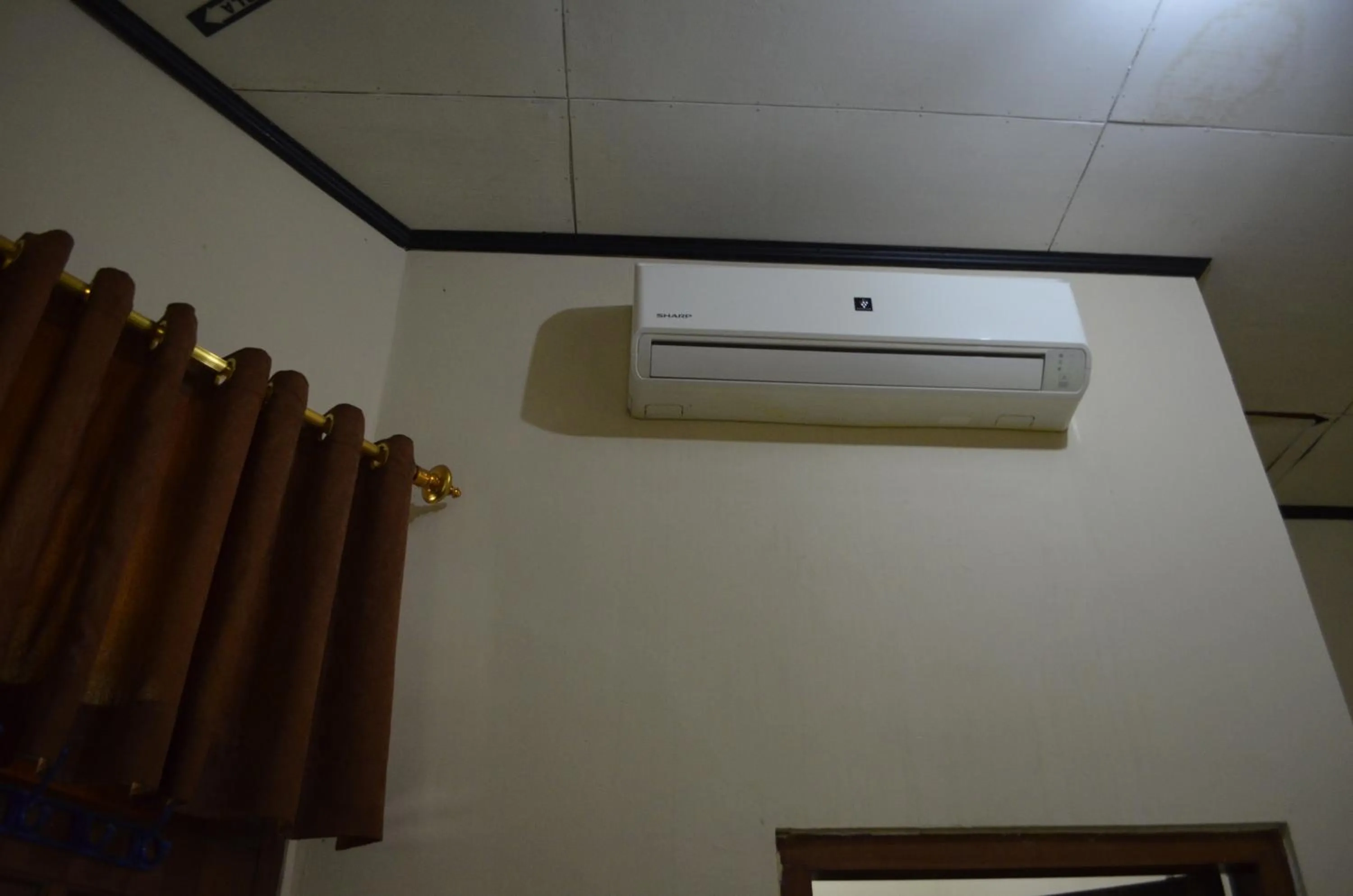 air conditioner in Sartika Family Prawirotaman
