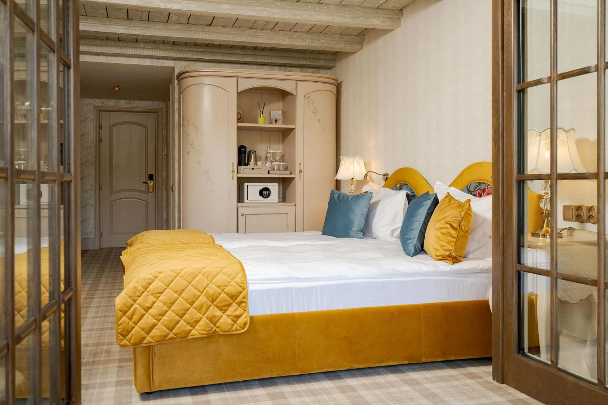 Bed in Casa Timiș - Wellness & Spa Resort