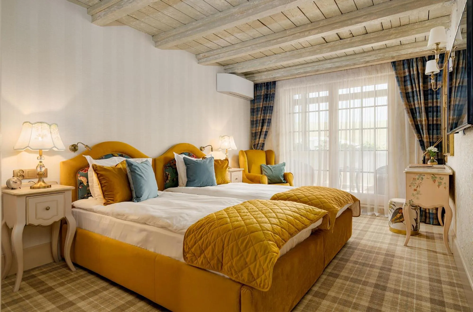 Bed in Casa Timiș - Wellness & Spa Resort