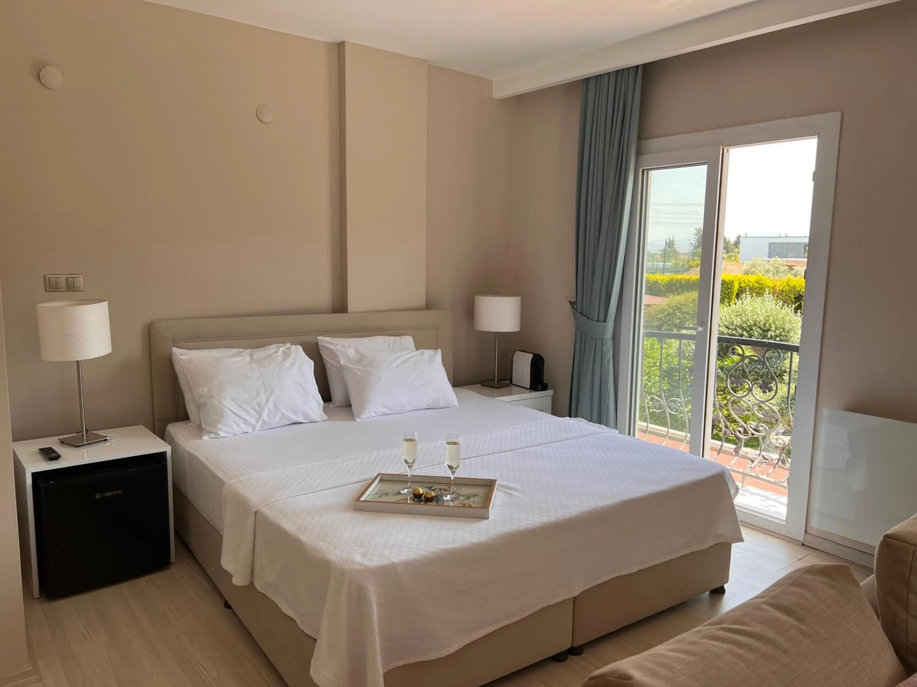 Bed in B. Equine Range Hotel