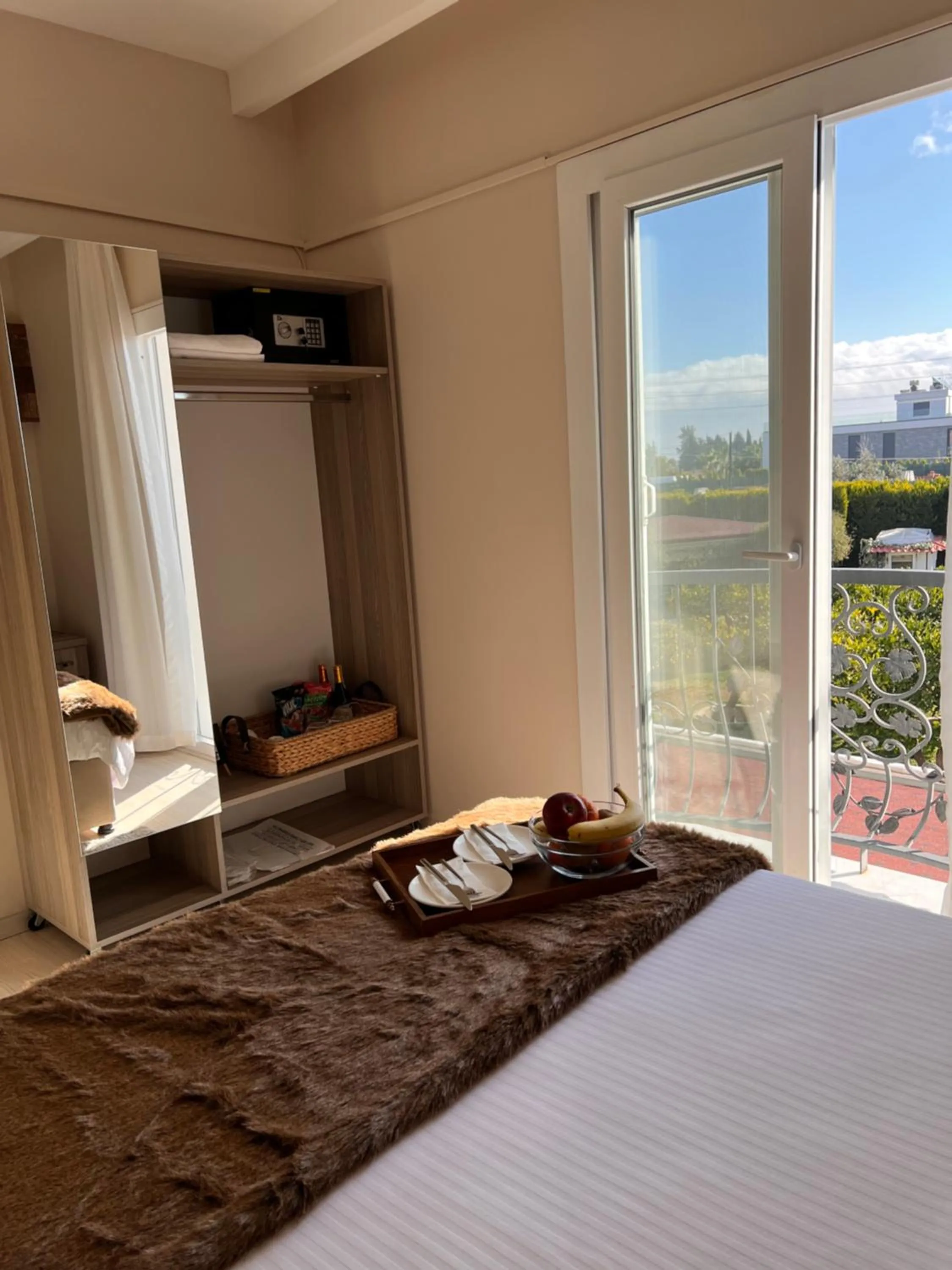 Bed in B. Equine Range Hotel