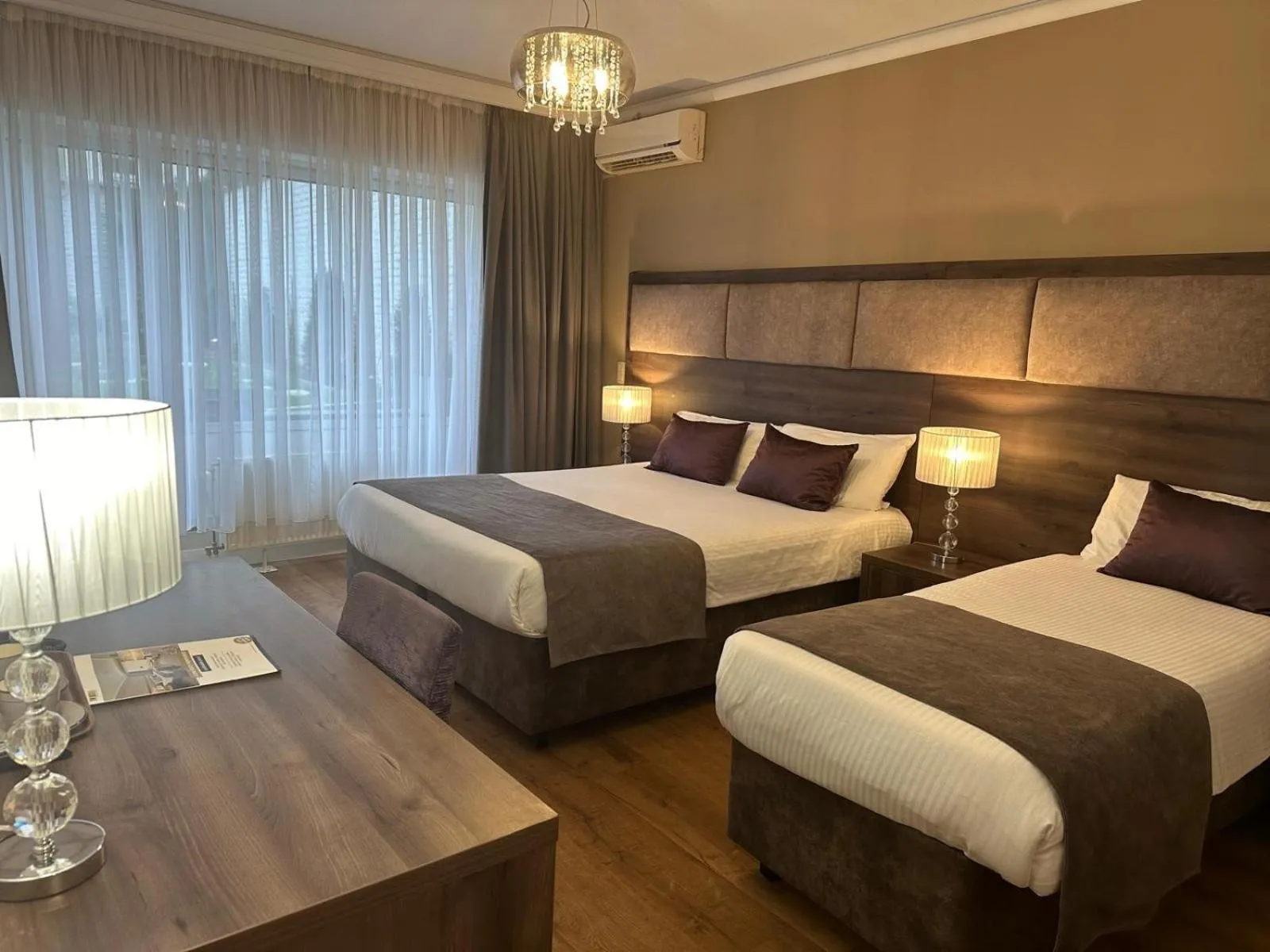 Bedroom, Bed in Hotel Agenda Louise