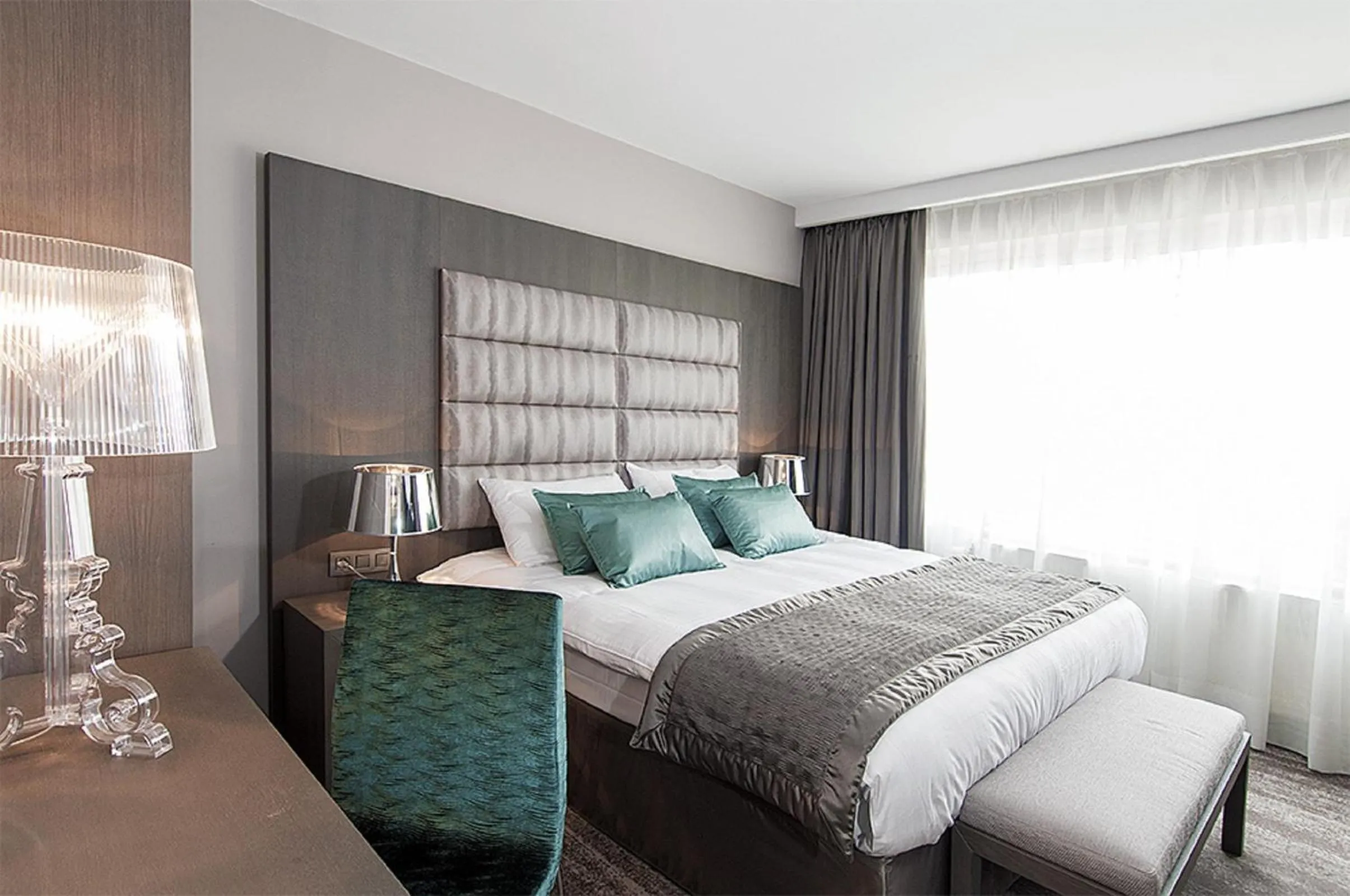 Day, Bed in Hotel Agenda Louise