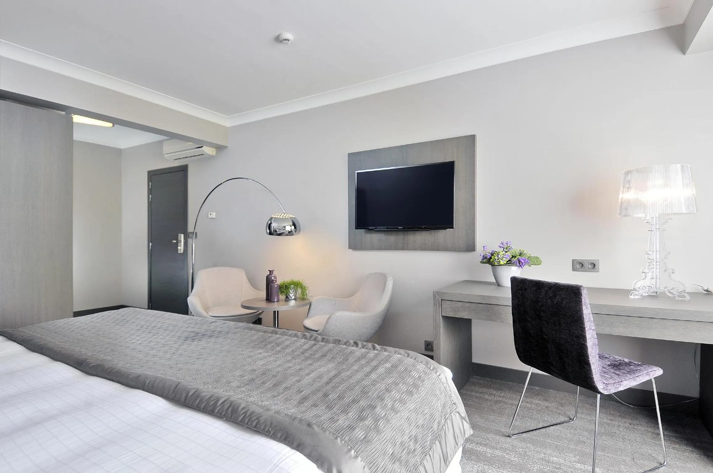 Bedroom, Bed in Hotel Agenda Louise