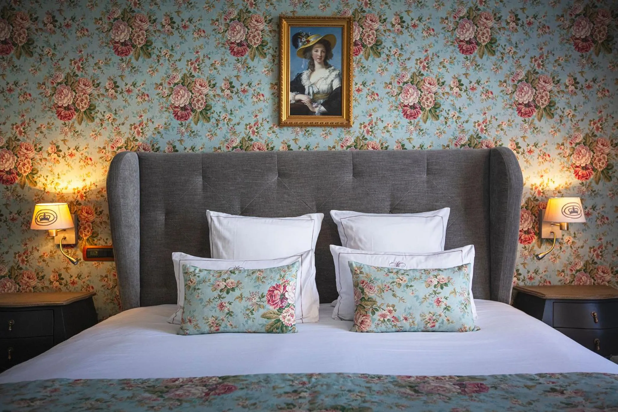 Bed in Hotel & Spa Le Grand Monarque, BW Premier Collection