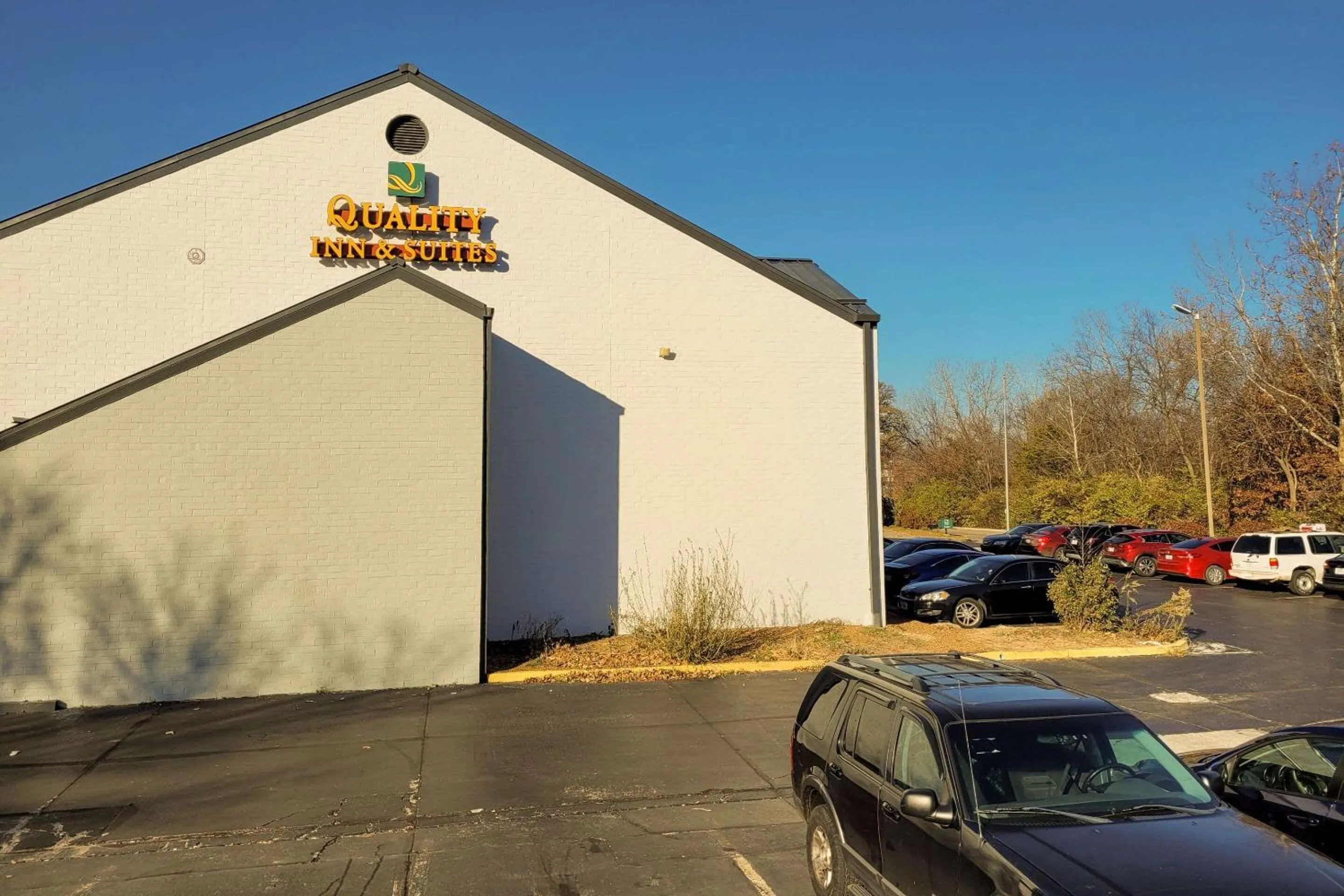 Property building in Quality Inn & Suites Columbia I-70