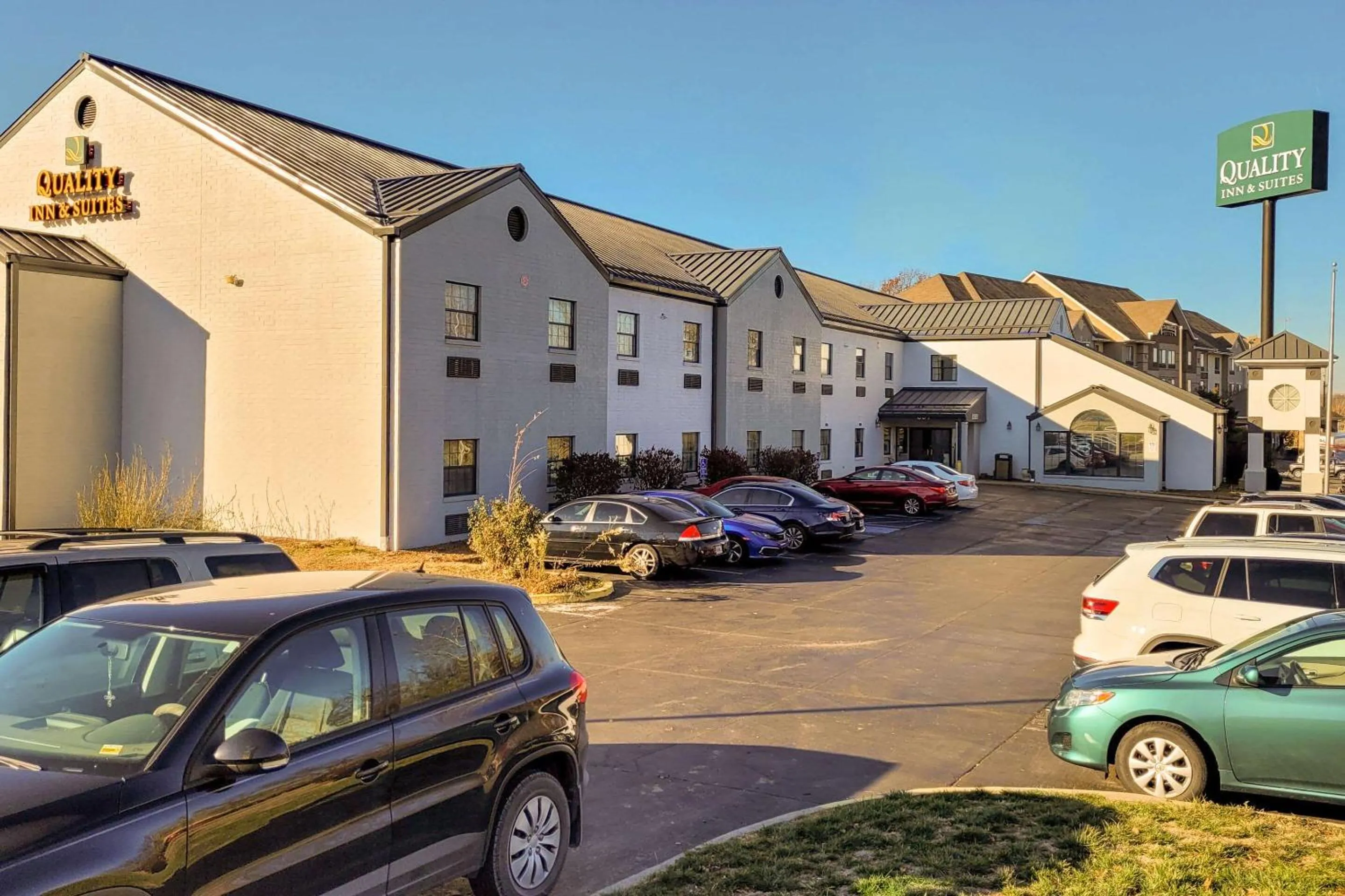 Property building in Quality Inn & Suites Columbia I-70