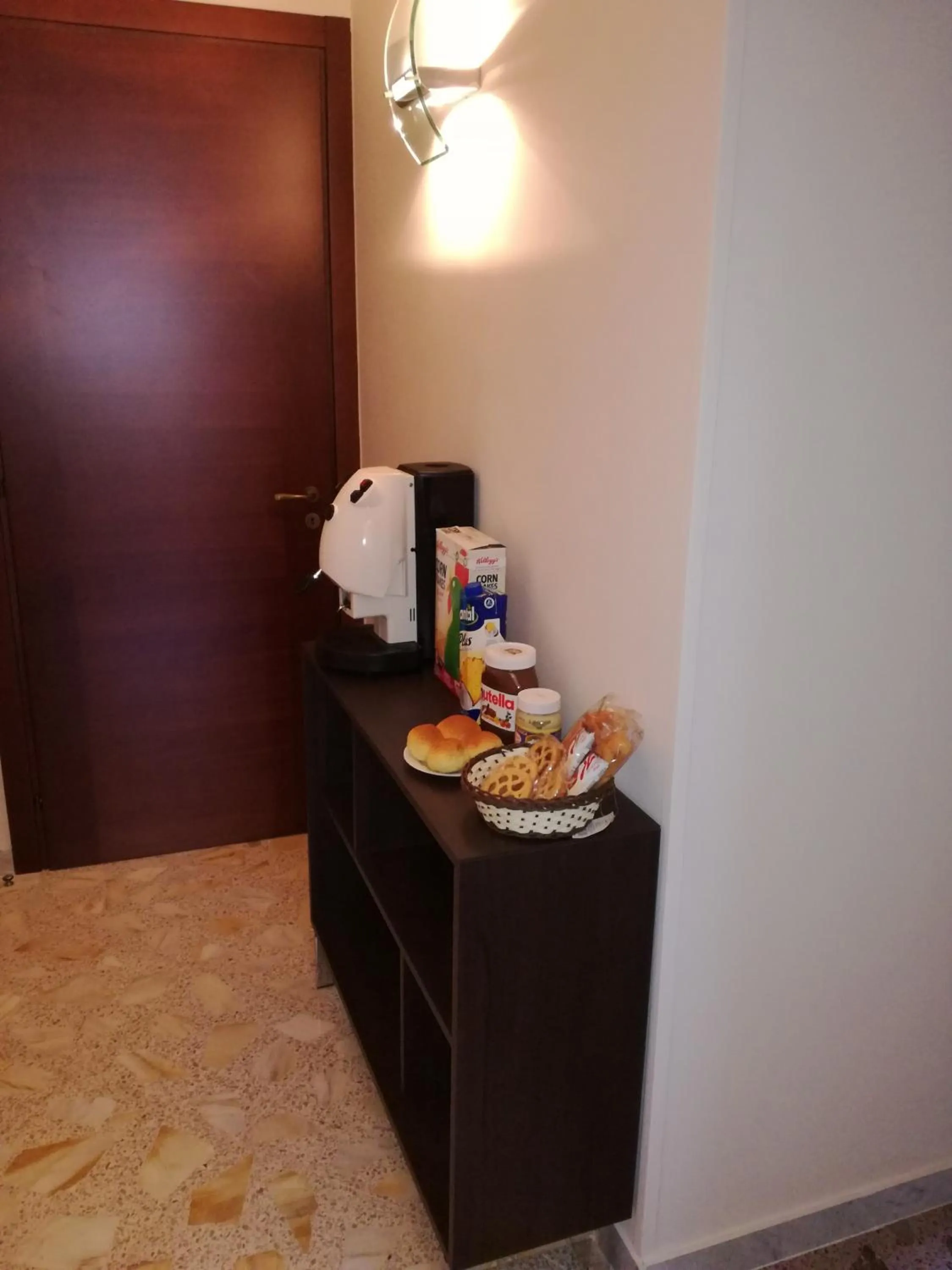 Coffee/tea facilities in B&B Amina