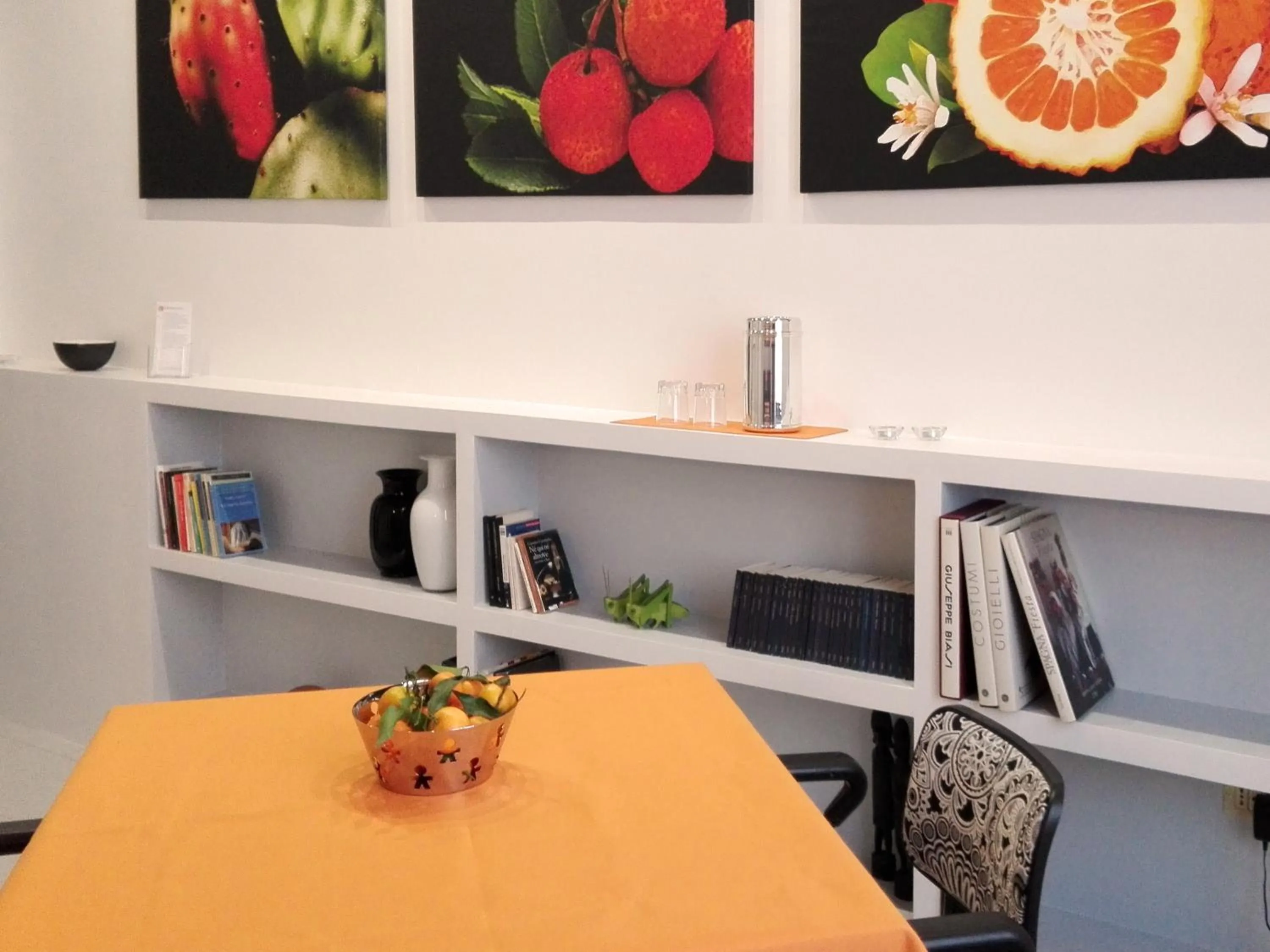 Seating area in 14 B&B