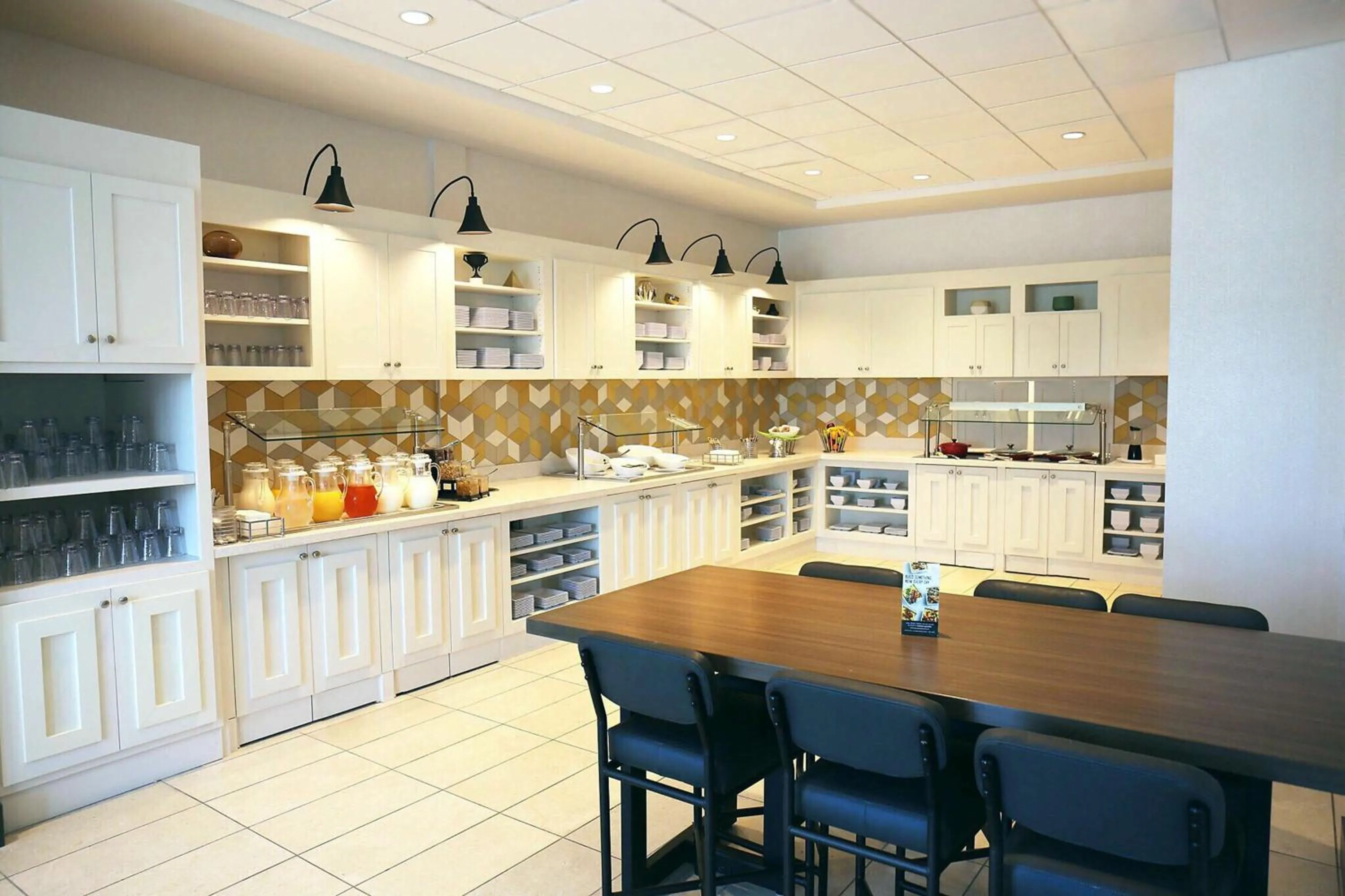 Restaurant/places to eat in Hyatt Place Austin Airport