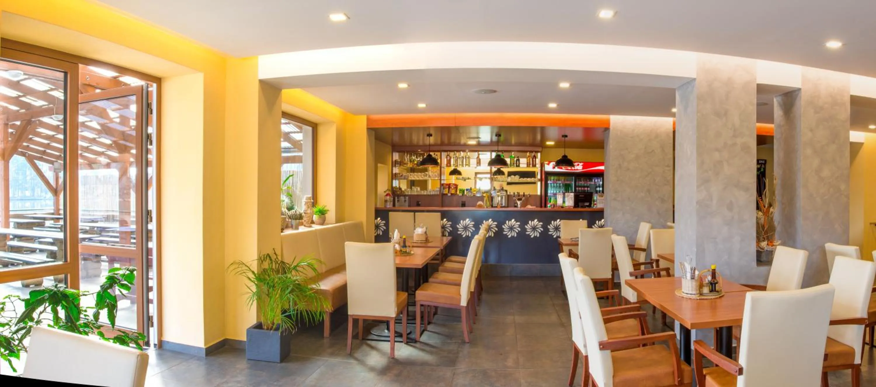 Restaurant/places to eat in Hotel&Wellness Knížecí rybník