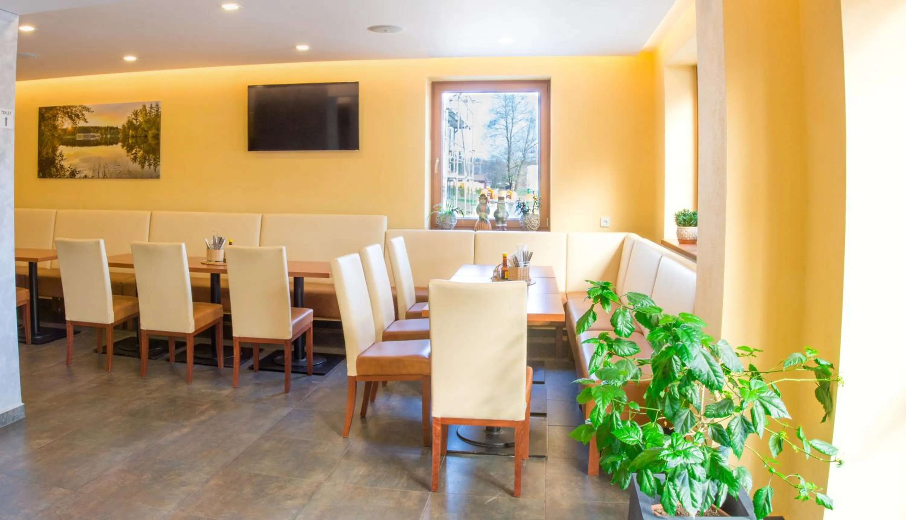 Restaurant/places to eat in Hotel&Wellness Knížecí rybník