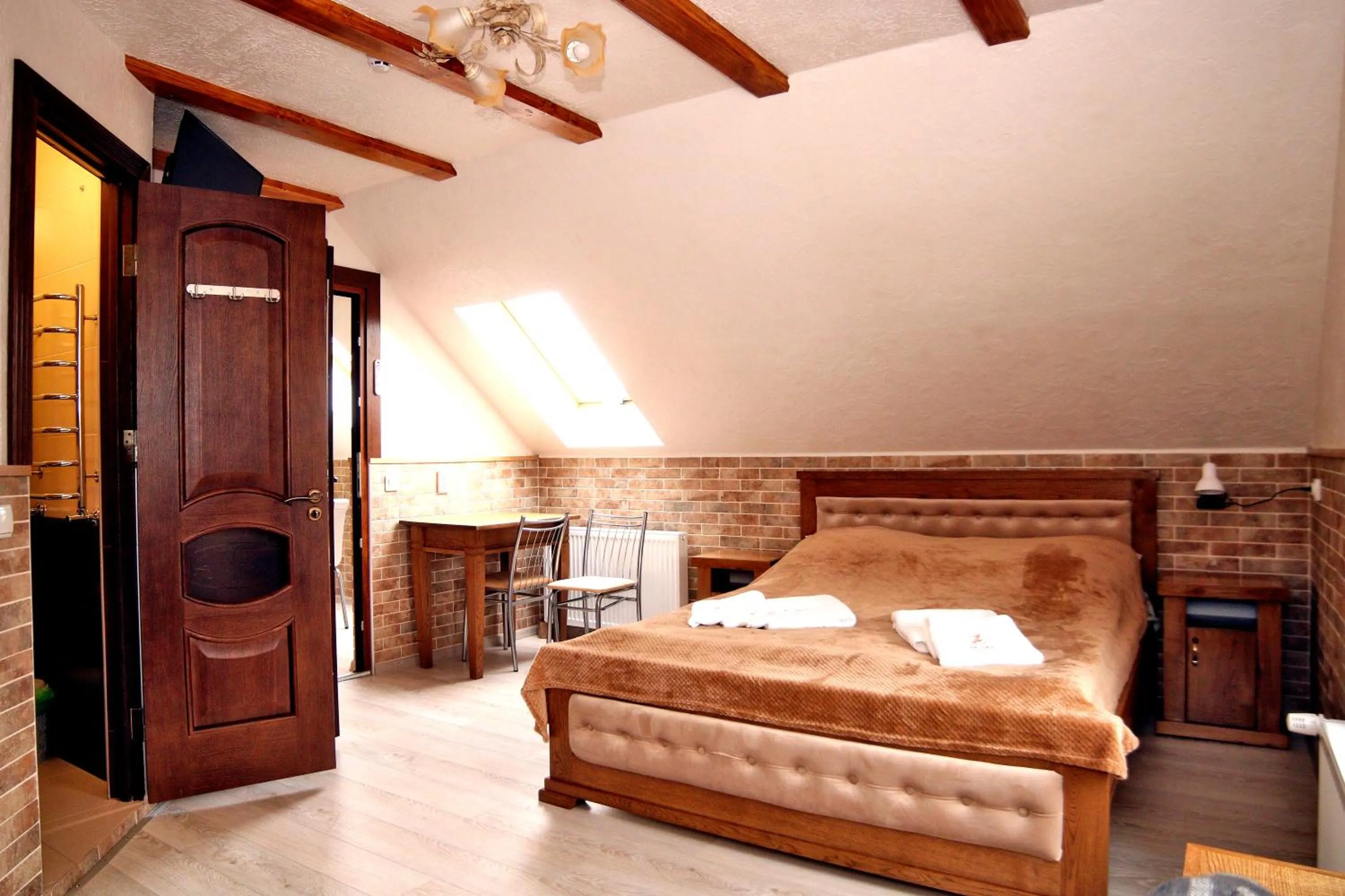 Suite with River View in Zatyshok nad Prutom