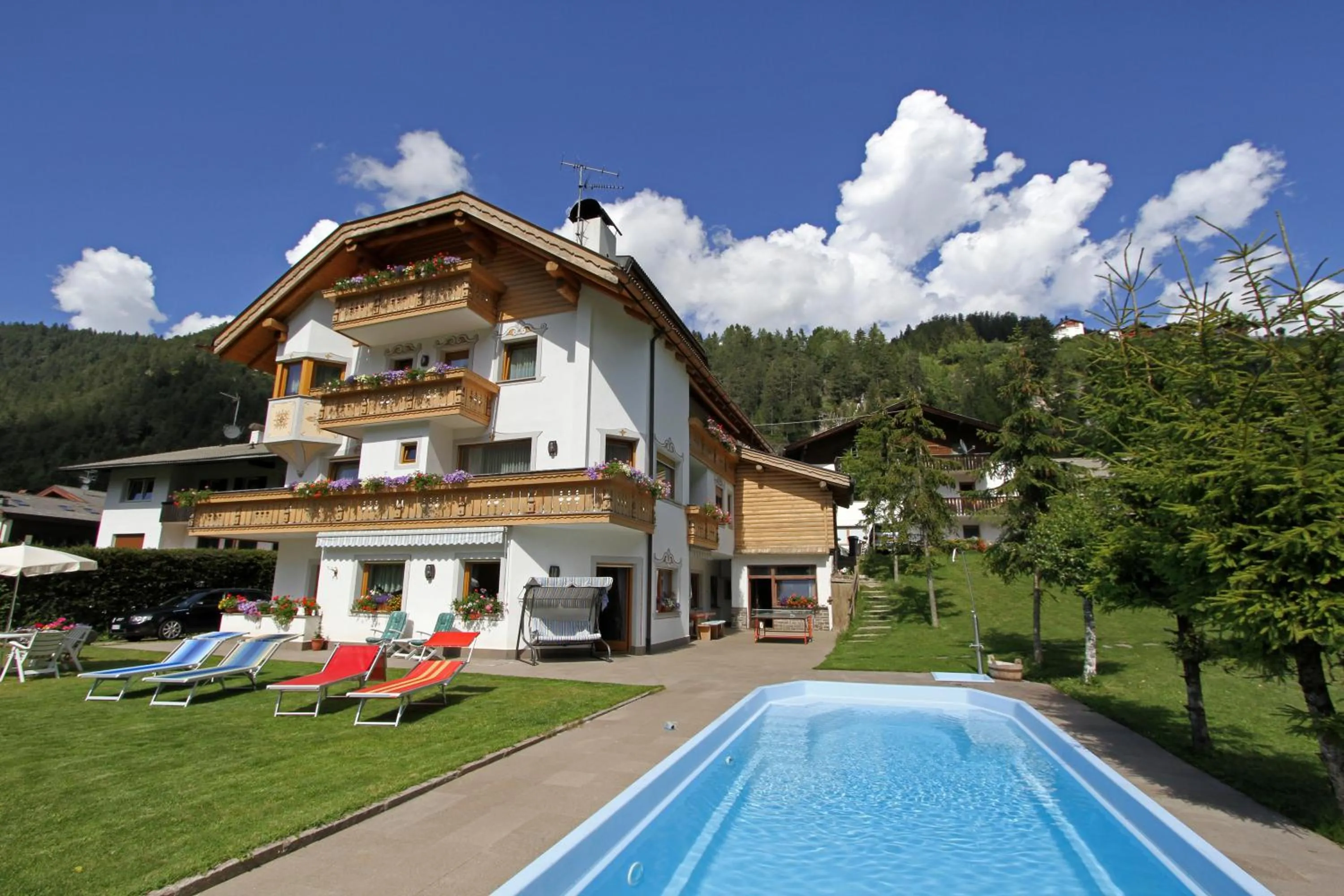 Facade/entrance in Residence Telemark