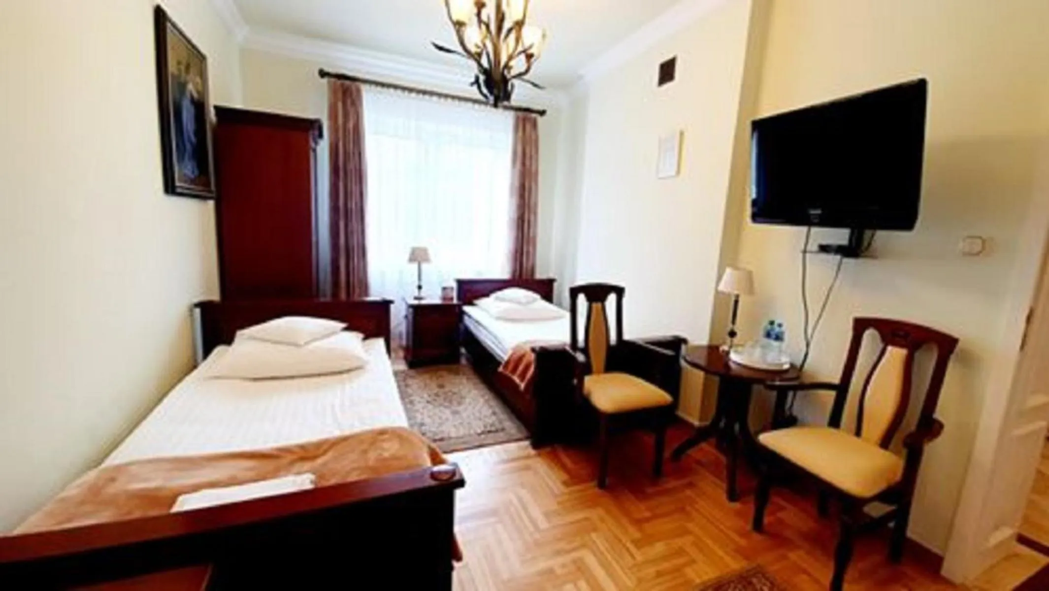 Garden, Bed in BTHouse, Pokoje Gościnne