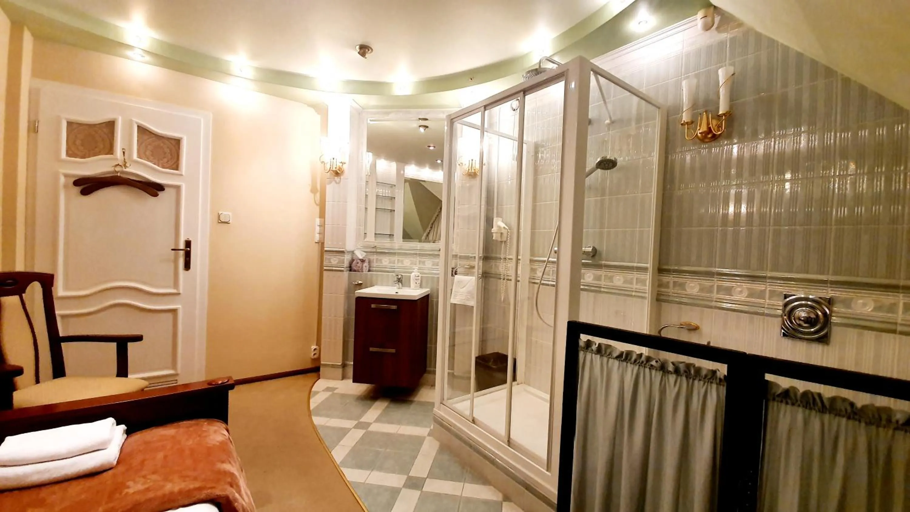 Bathroom in BTHouse, Pokoje Gościnne