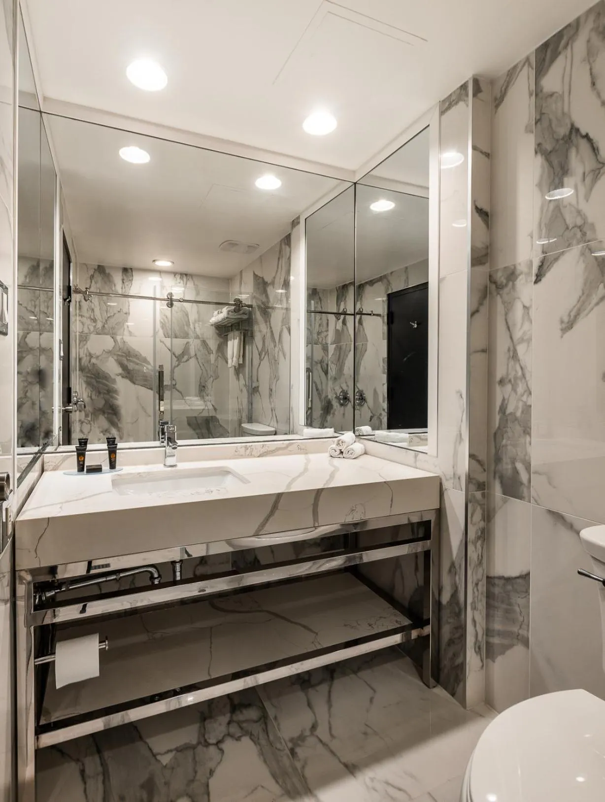 Bathroom in Empire Suites