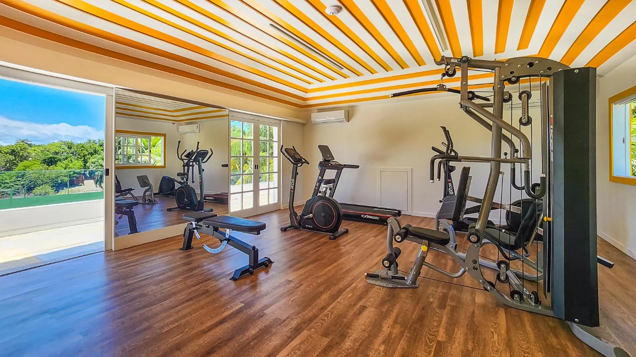 Fitness centre/facilities in Villa Raphael