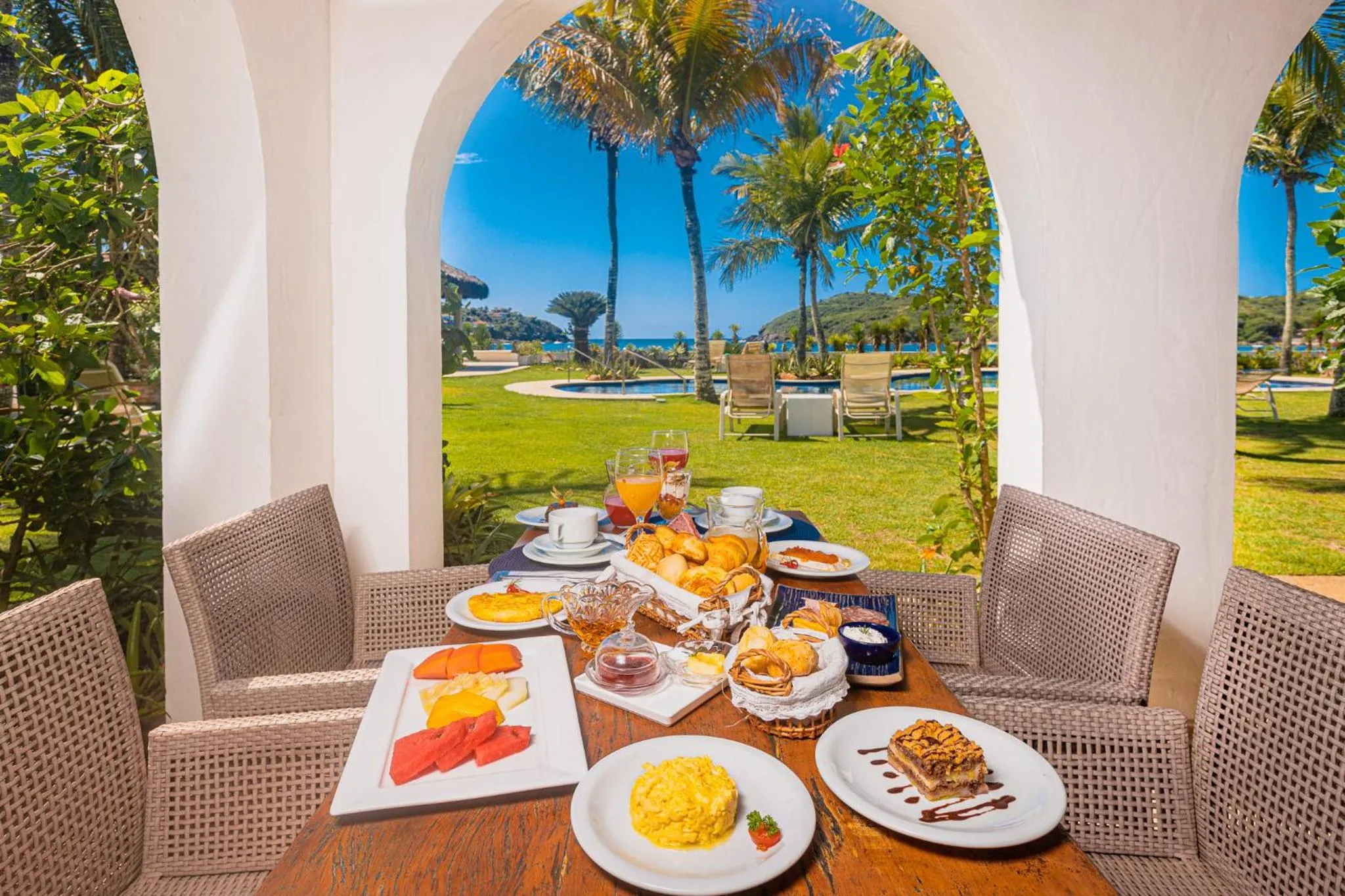 Breakfast in Villa Raphael