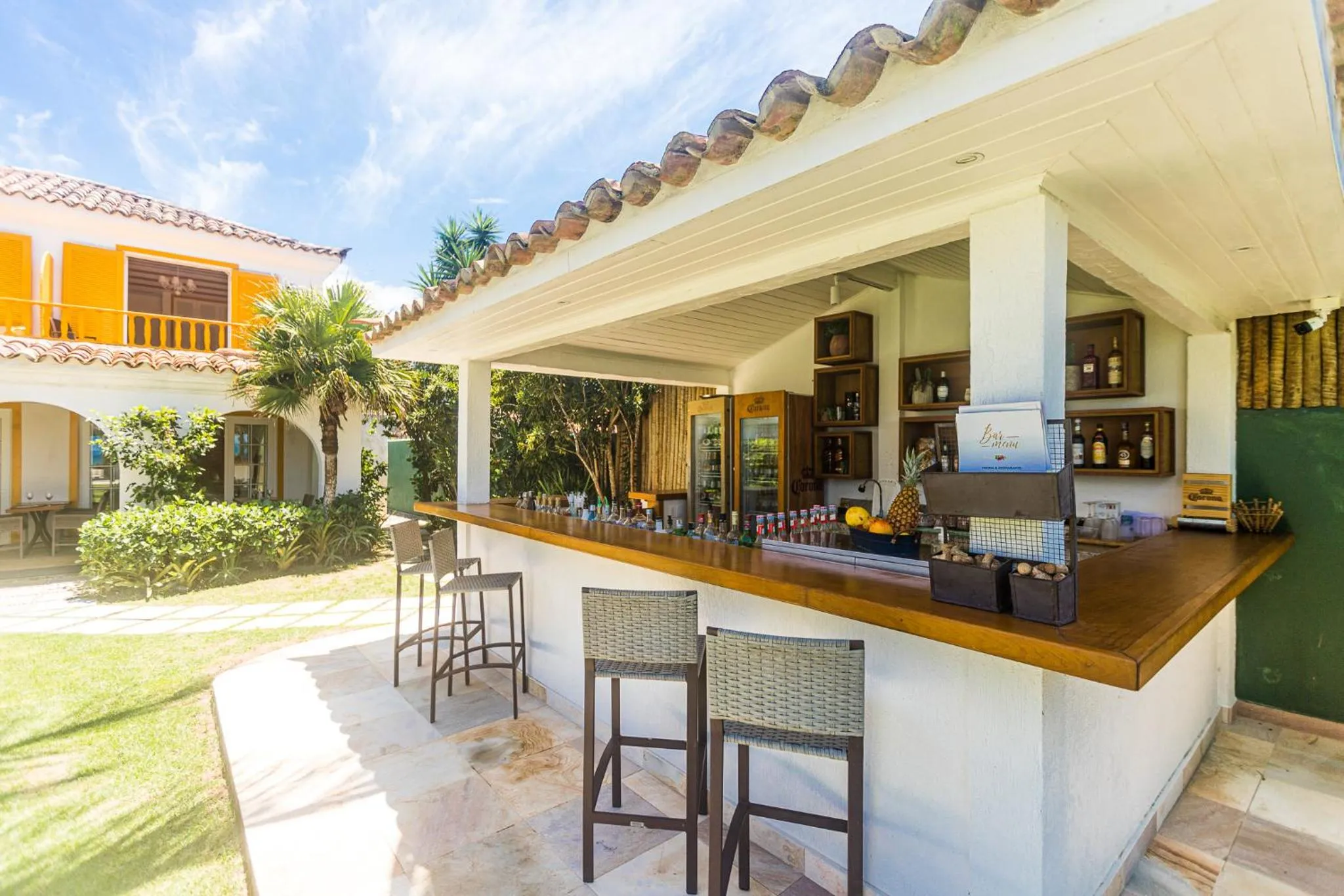 Lounge or bar in Villa Raphael