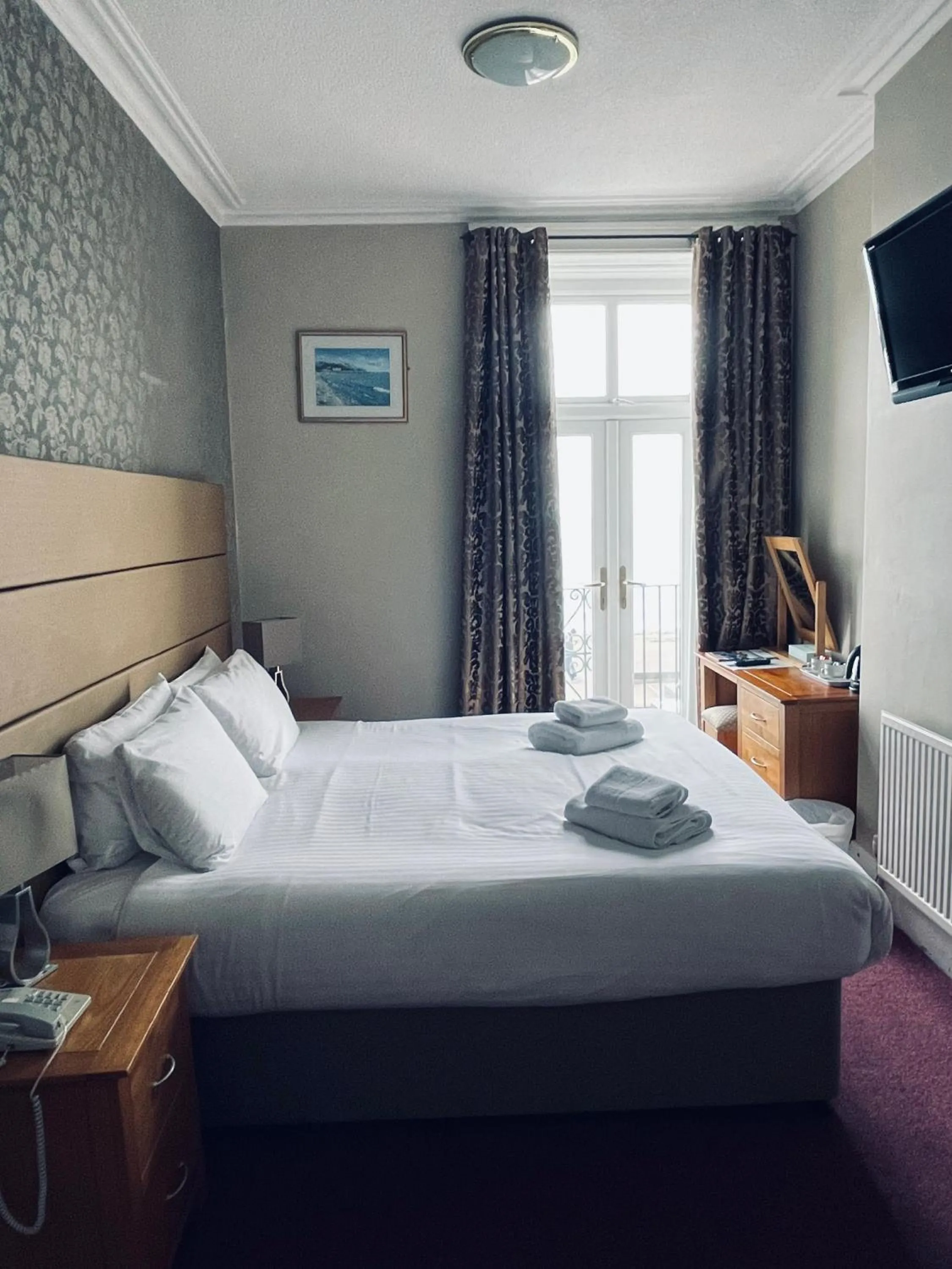 Bedroom, Bed in Merrion Hotel