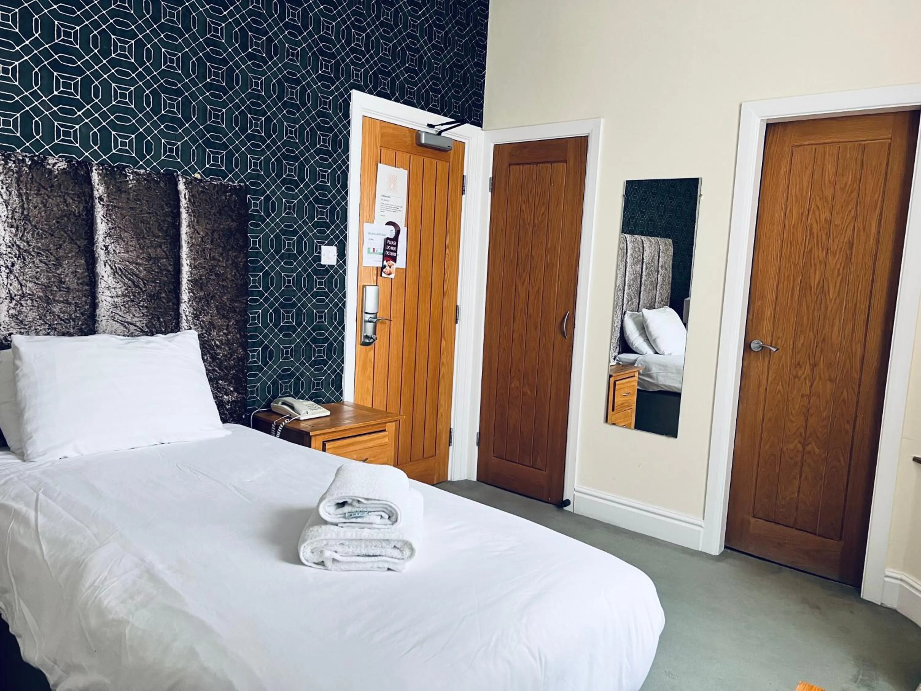 TV and multimedia, Bed in Merrion Hotel