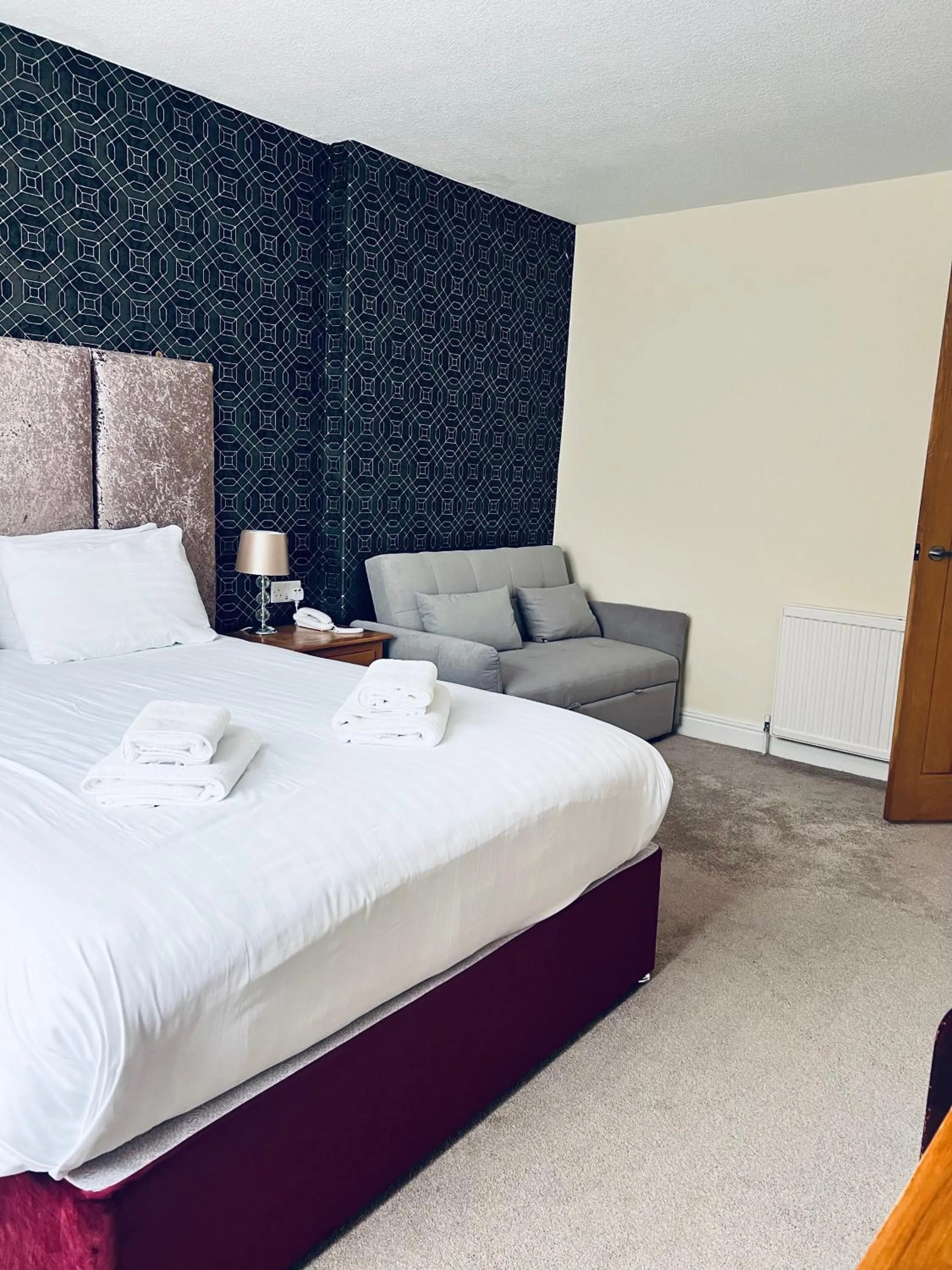 Coffee/tea facilities, Bed in Merrion Hotel