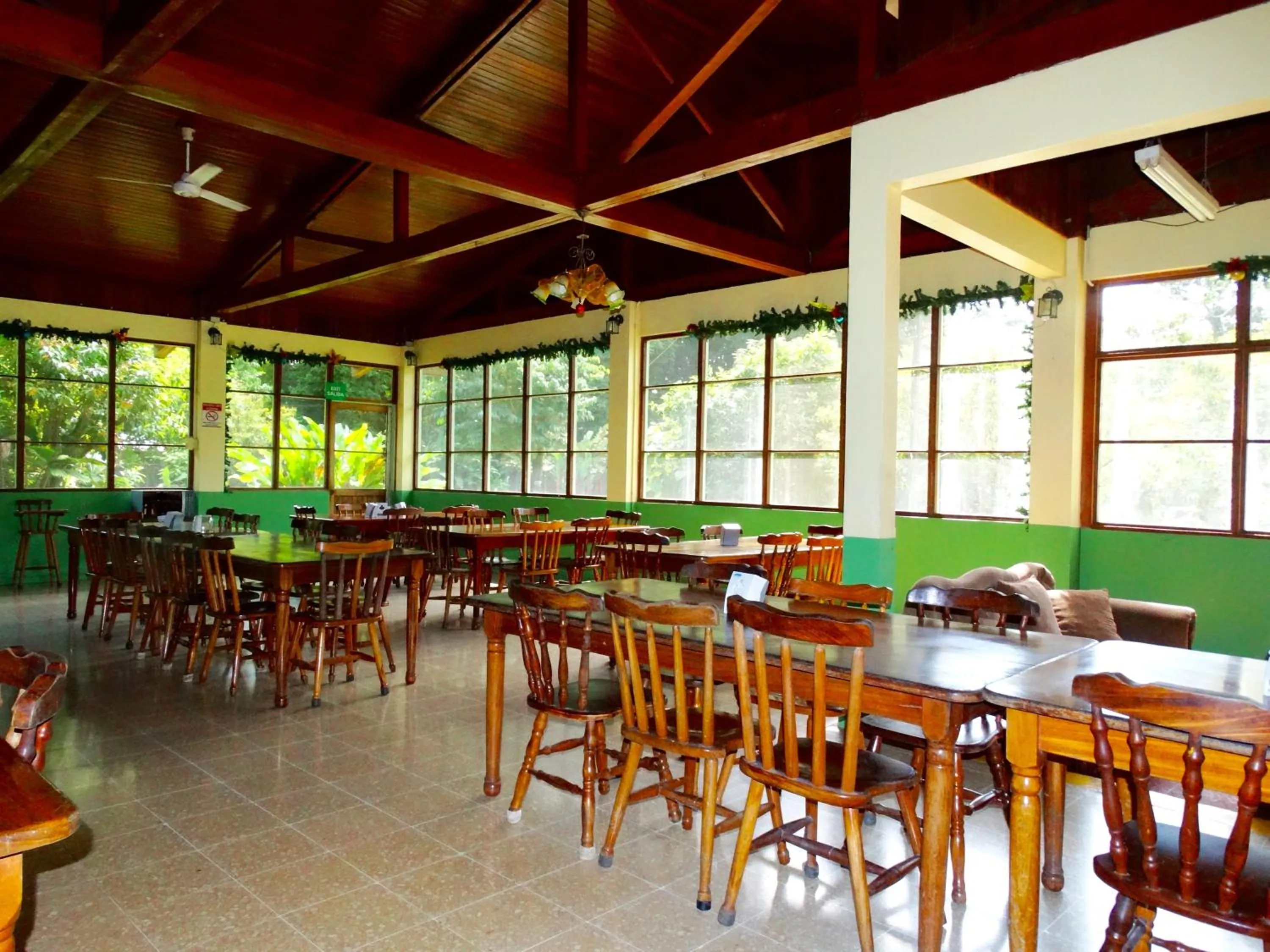 Restaurant/places to eat in La Selva Biological Station
