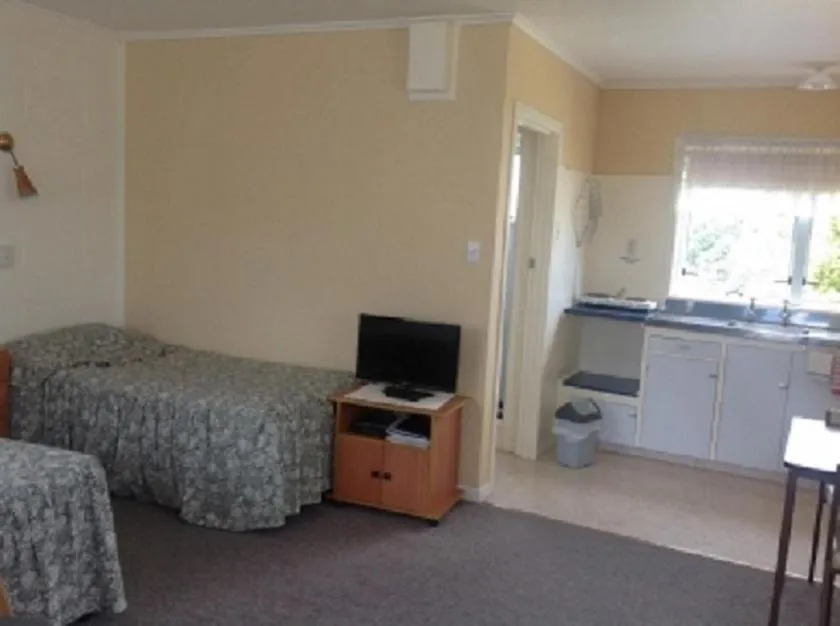 Bedroom, Bed in Dargaville Motel