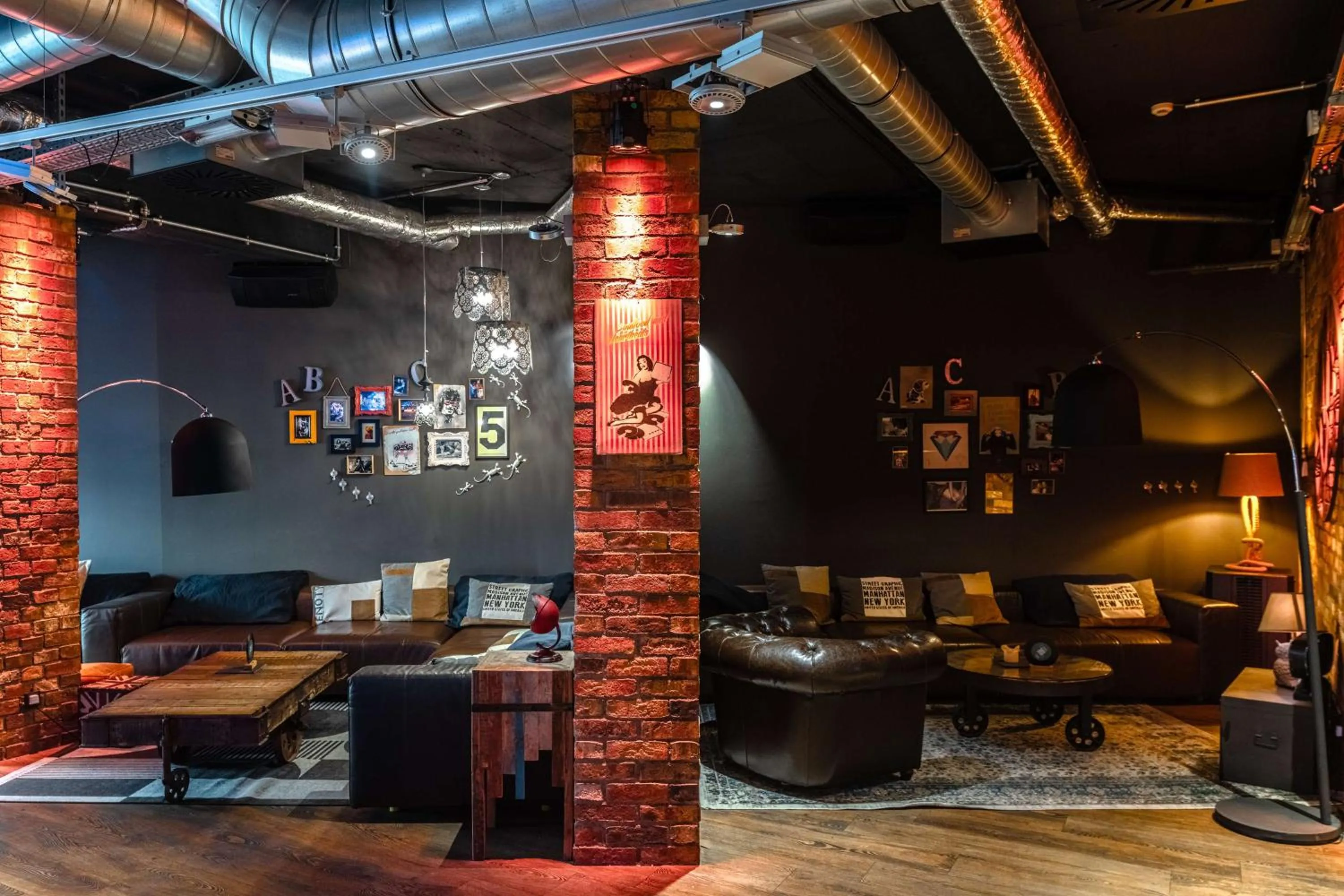 Lounge or bar in pentahotel Liège