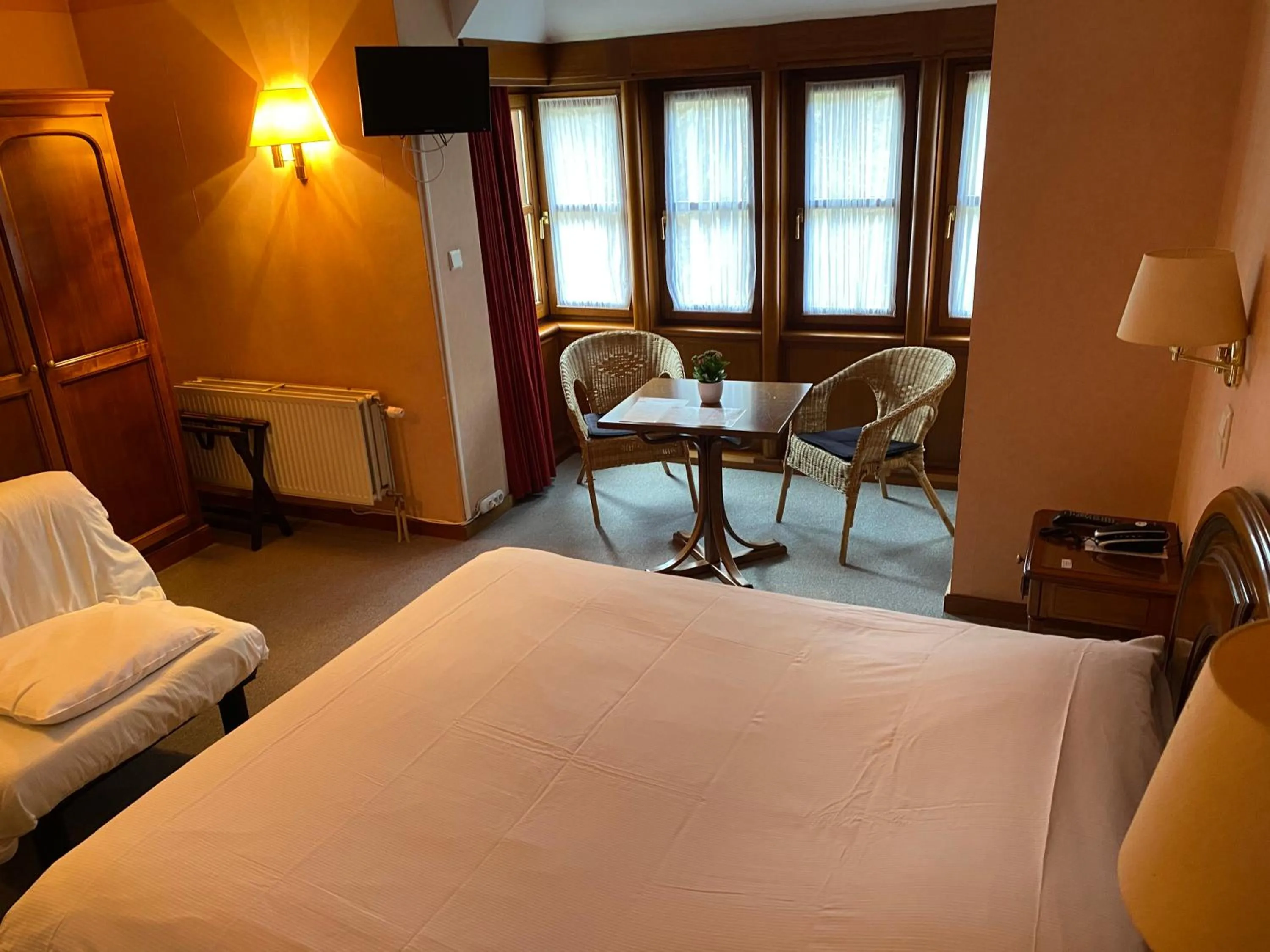 Bedroom, Bed in Hotel du Roy