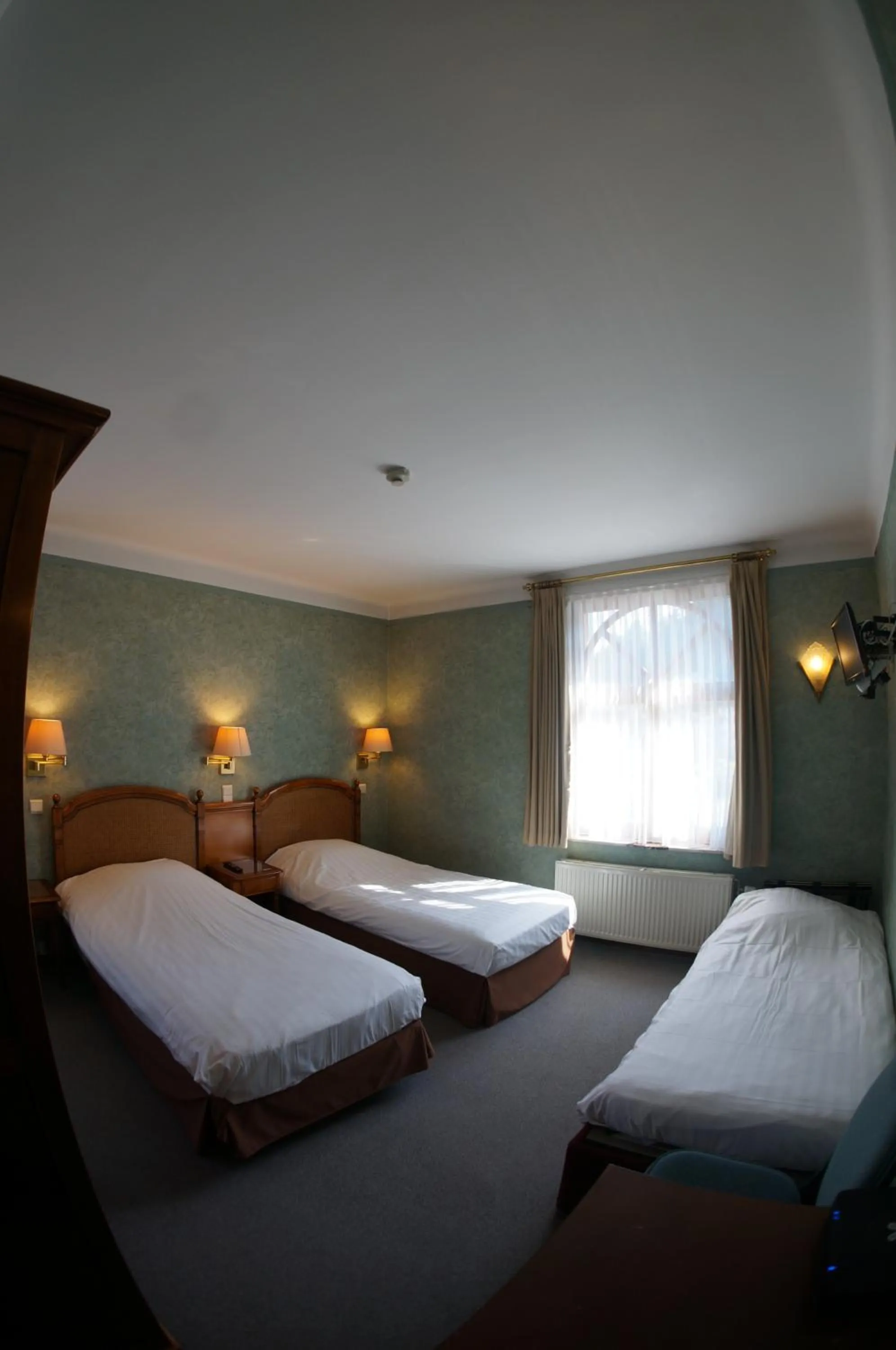 Restaurant/places to eat, Bed in Hotel du Roy