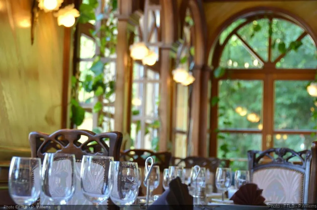Restaurant/places to eat in Hotel du Roy