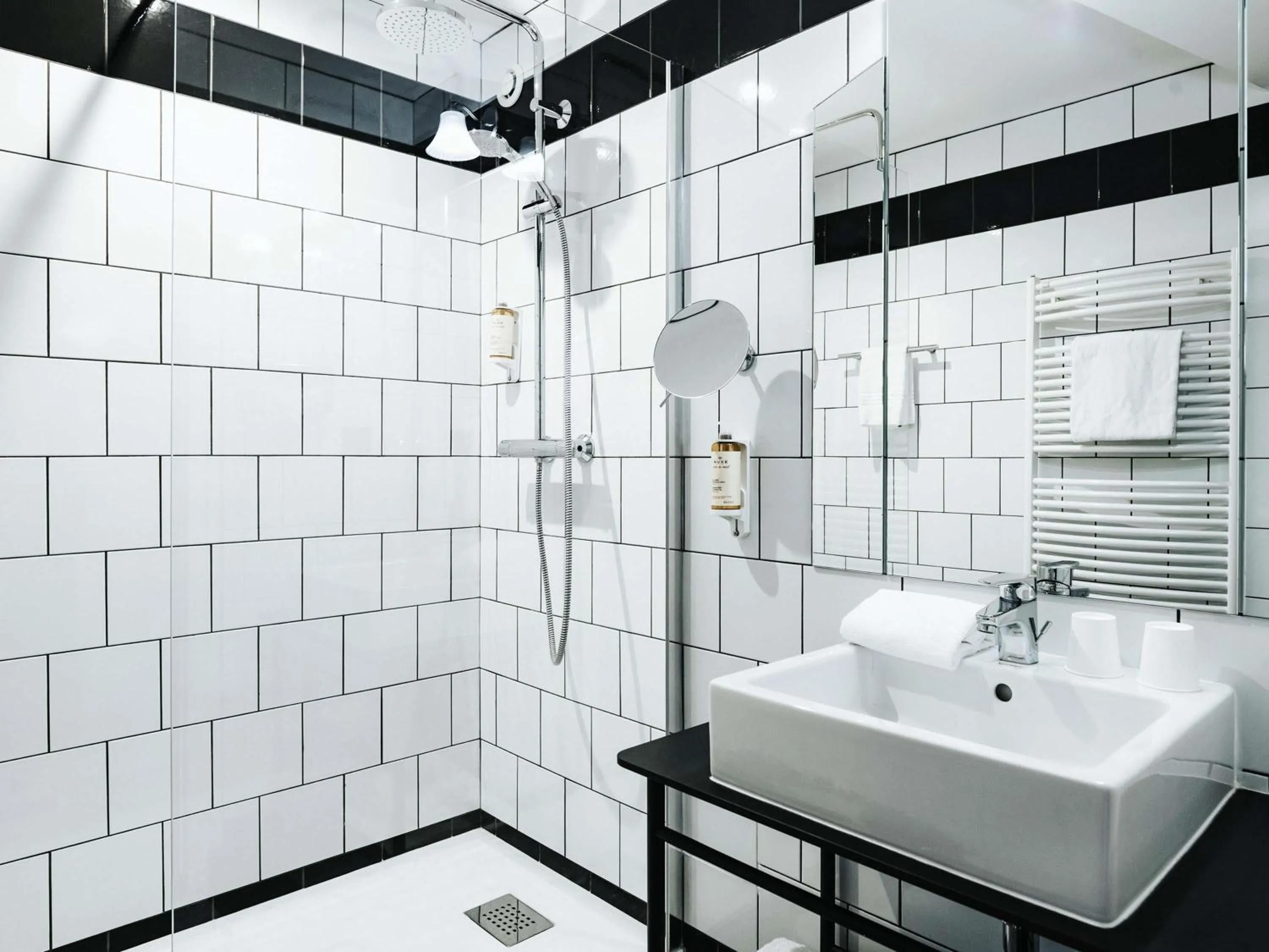 Bedroom in Hotel Mercure Roscoff Bord De Mer